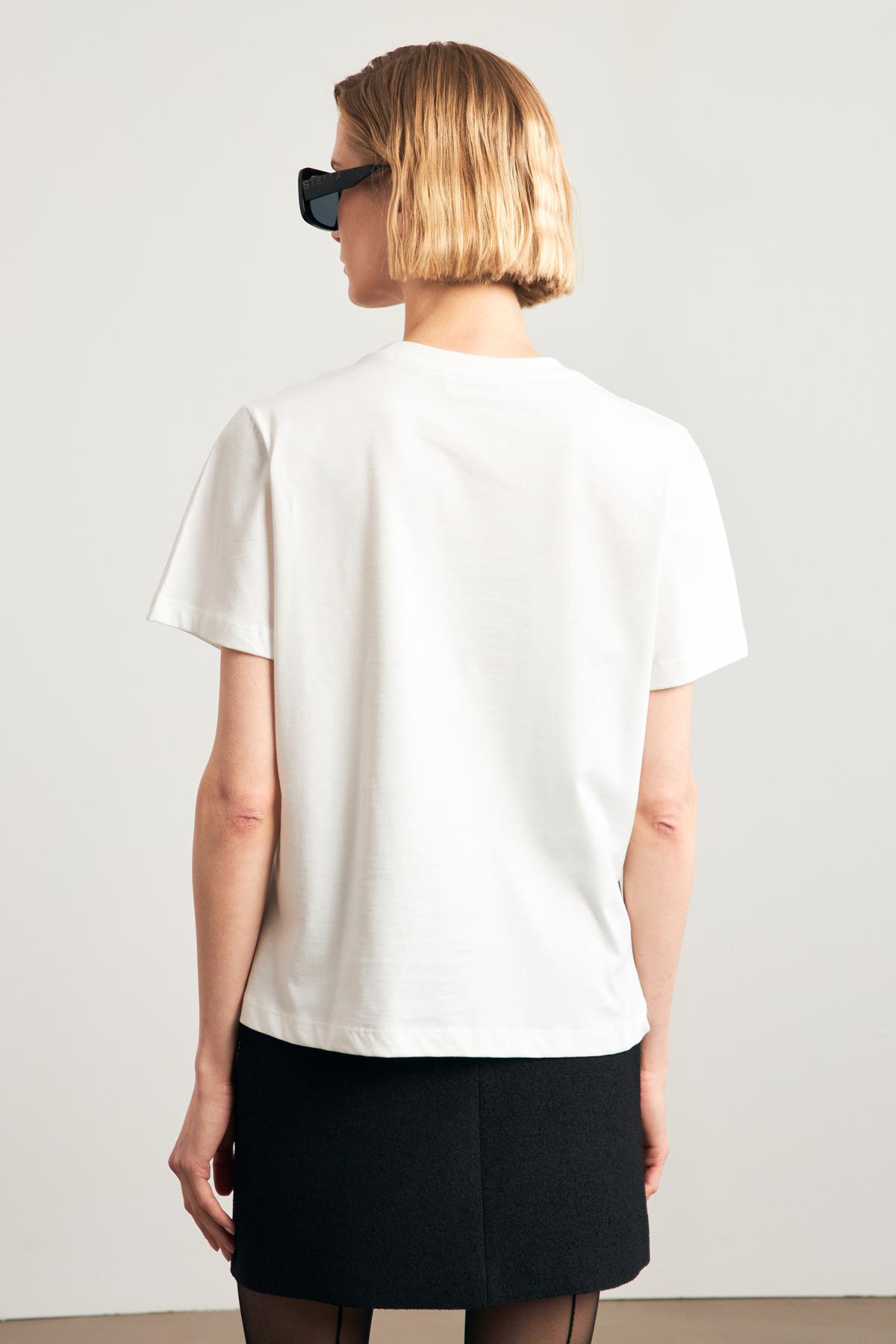 Ekru 2YB4CTS0438 T-SHIRT Kadın T-Shirt modelleri