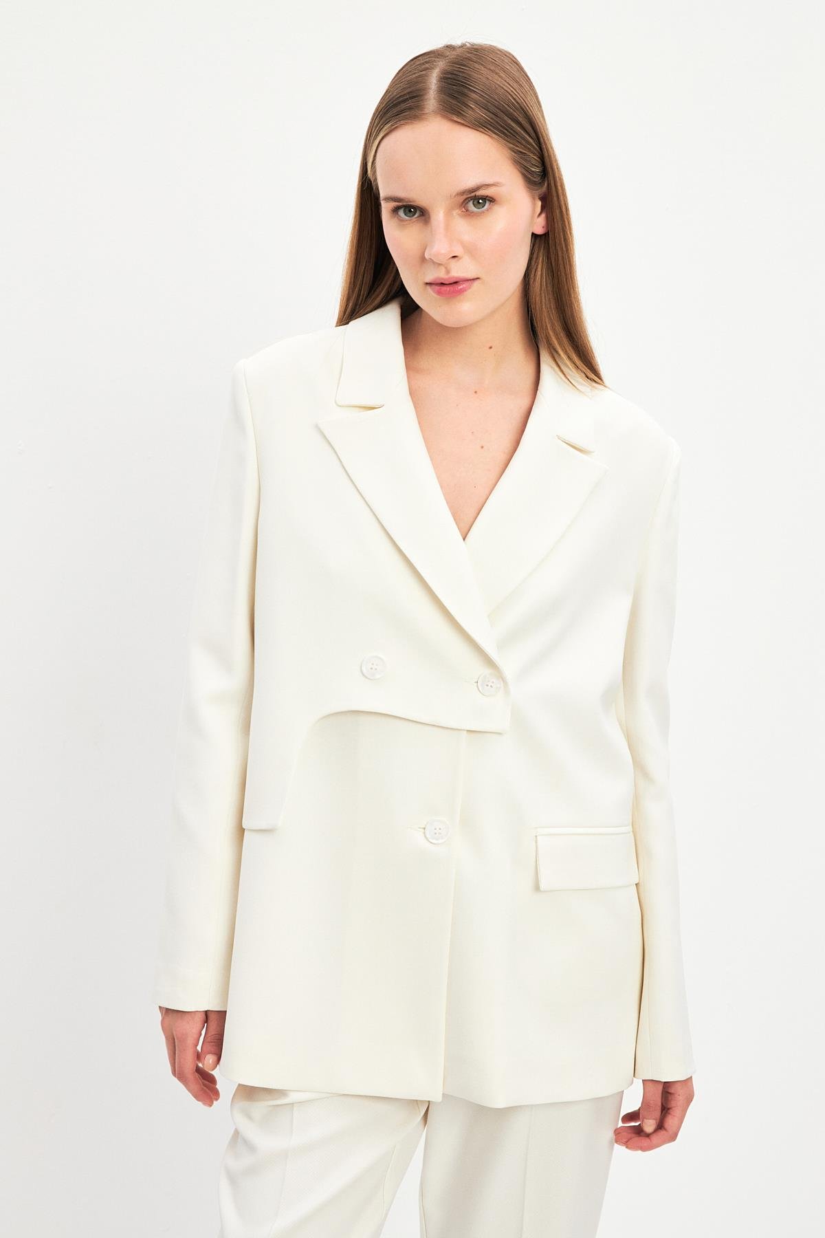Ekru Asimetrik Kapama Cep Ve Düğme Detaylı Ceket Kadın Kategorisiz modelleri
