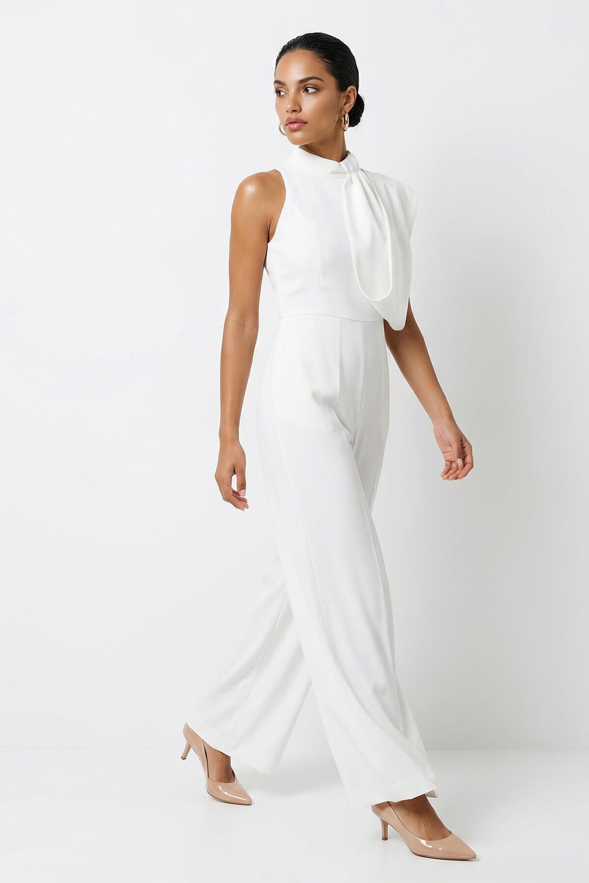 Ekru Balıkçı Yaka Kolsuz Omuz Detaylı Belden Oturtmalı Tulum Kadın Tulum modelleri