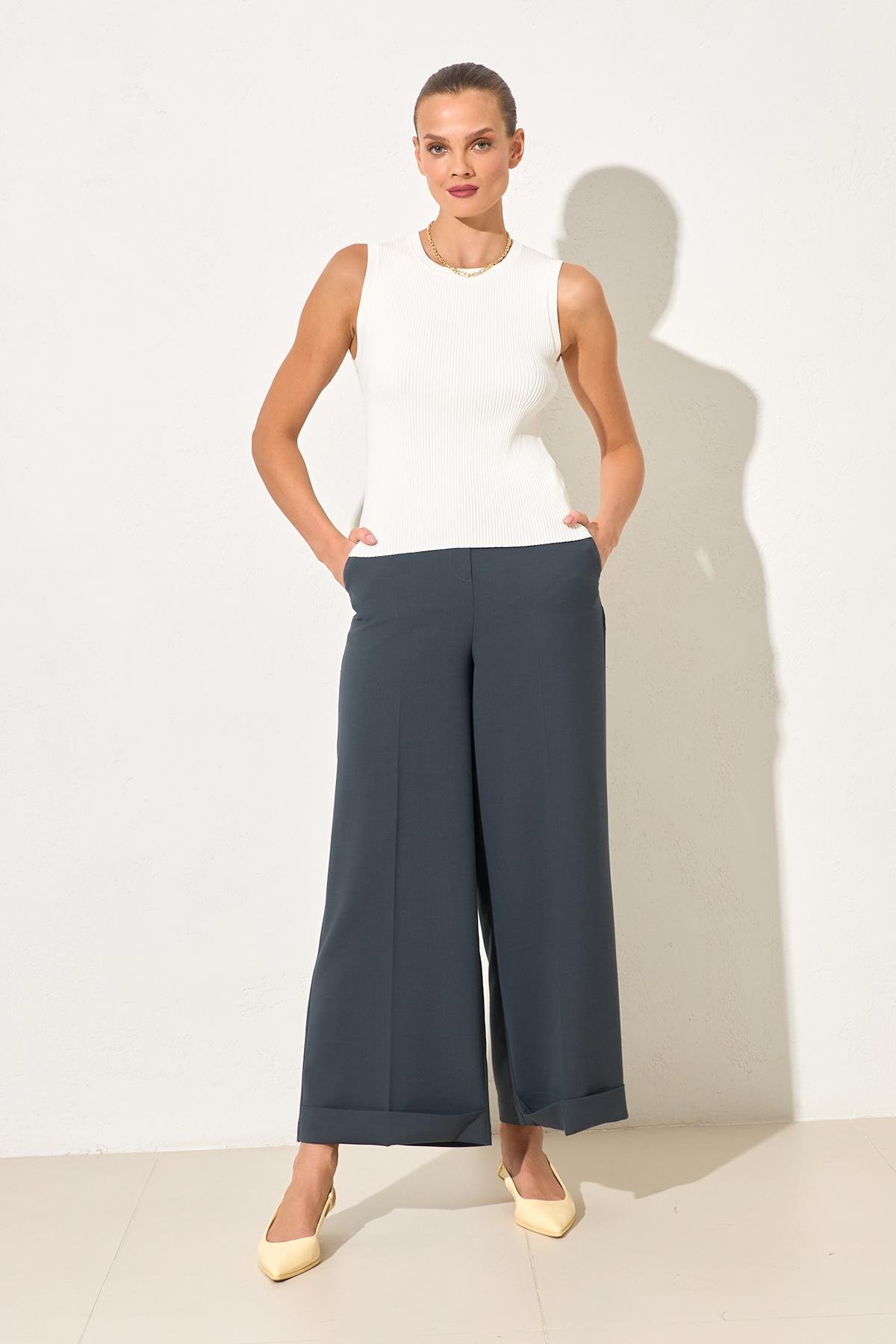 Ekru Bisiklet Yaka Kolsuz Triko Kadın Triko modelleri