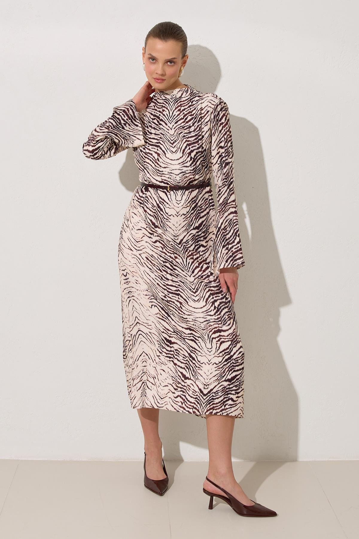 Ekru-Bordo Belden Kemer Detaylı Uzun Kollu Desenli Midi Boy Elbise Kadın Günlük Elbise modelleri