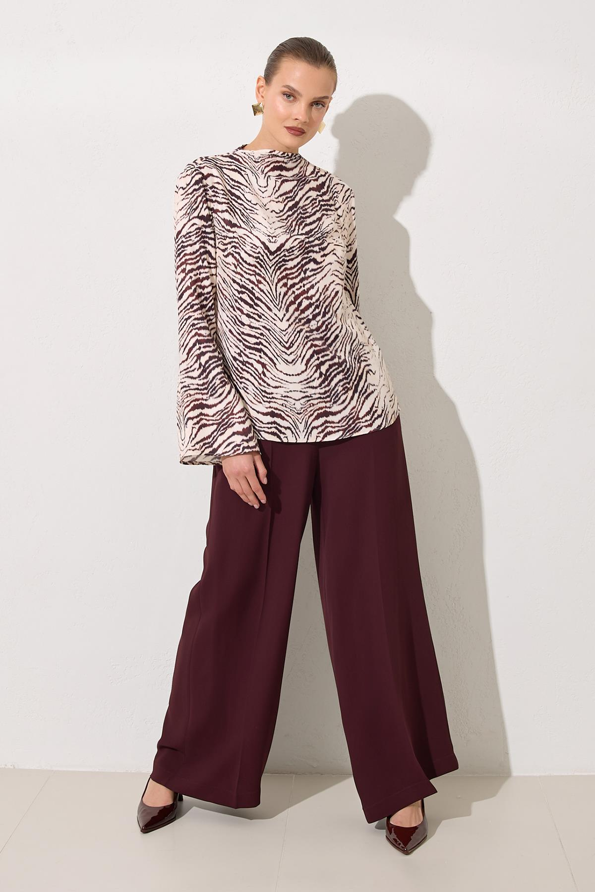 Ekru-Bordo Desenli Uzun Kollu Rahat Kesim Bluz Kadın Bluz modelleri