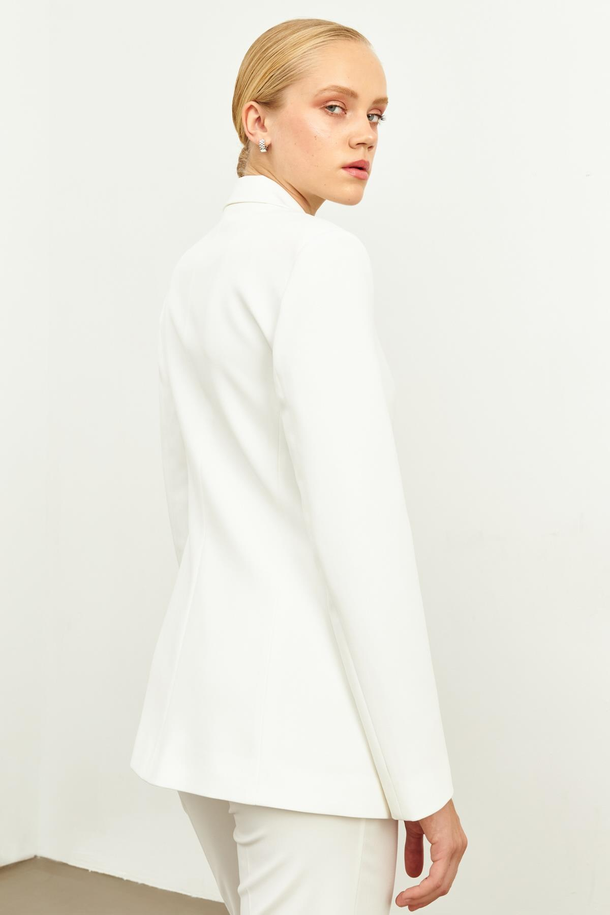 Ekru Ceket Yaka  Düğme Kapamalı  Uzun Kollu Ceket Tam Bel  Boru Paça Pantolon Kadın Takım Elbise modelleri