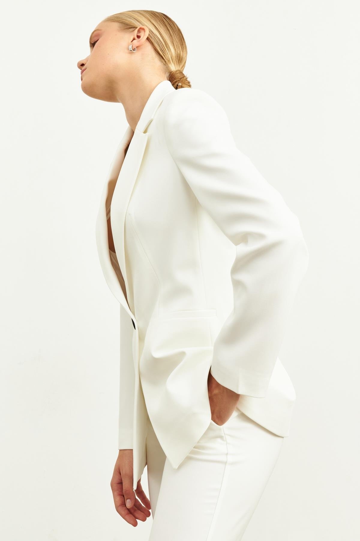 Ekru Ceket Yaka  Düğme Kapamalı  Uzun Kollu Ceket Tam Bel  Boru Paça Pantolon Kadın Takım Elbise modelleri