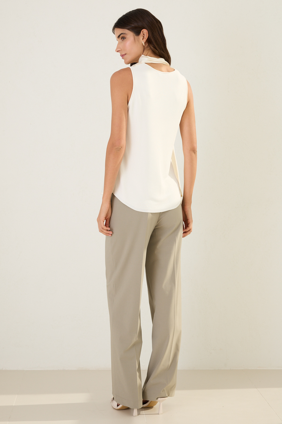 Ekru Kolsuz Asimetrik , Balıkçı Yaka Şal Detaylı Triko Kadın Triko modelleri