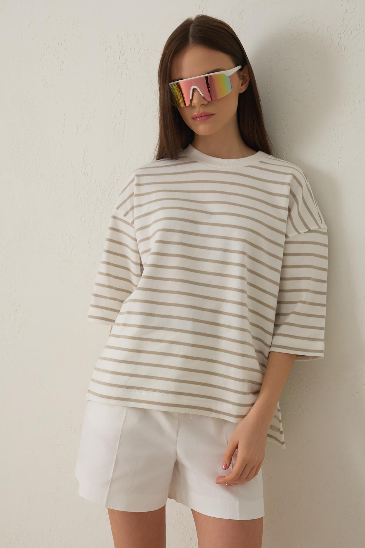 Ekru-Kül %100 Pamuk Çizgi Detaylı Kısa Kollu T-Shirt Kadın T-Shirt modelleri