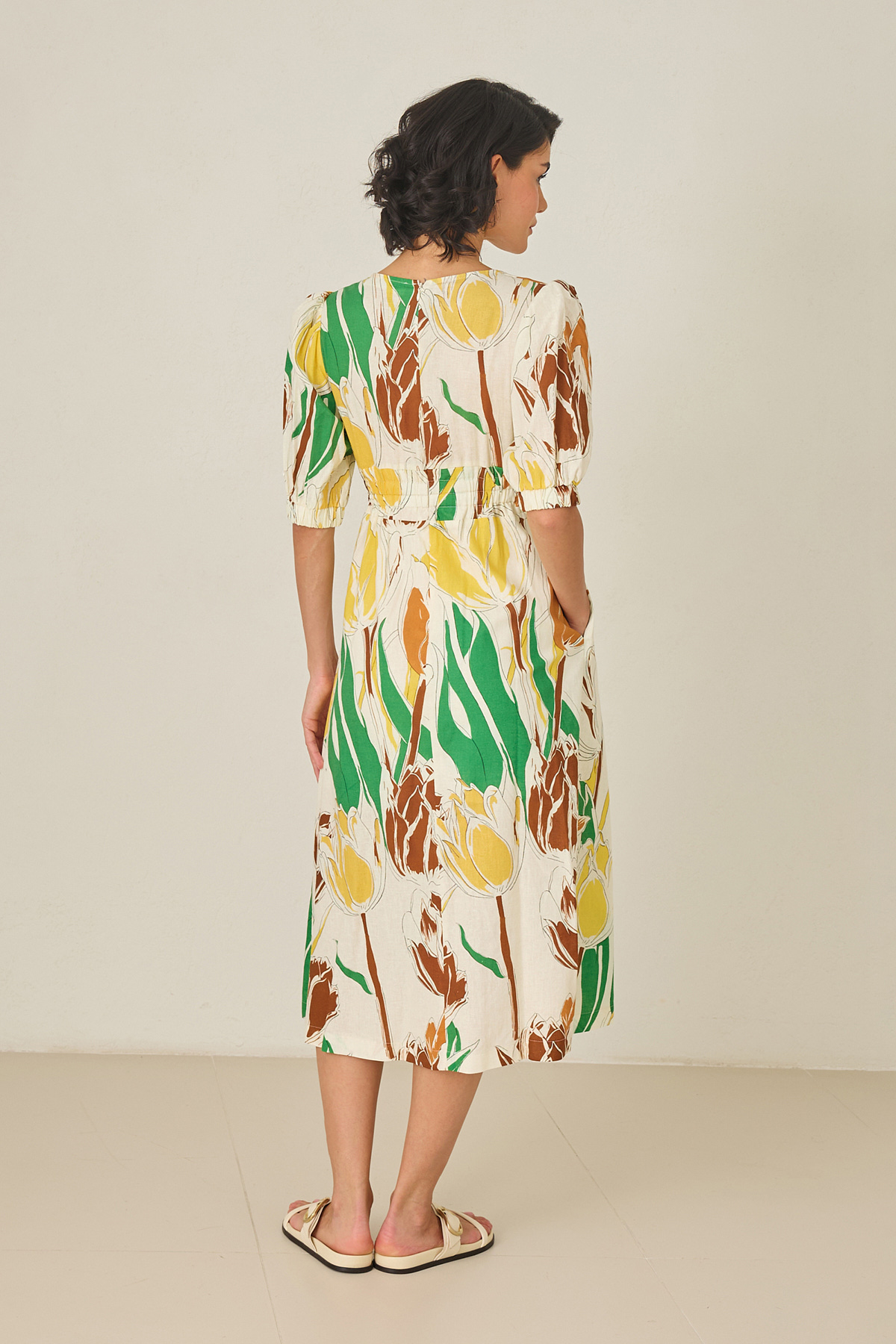 Ekru-Sarı V Yaka Kol Detaylı Belden Oturtmalı Desenli Keten Elbise Kadın Kategorisiz modelleri