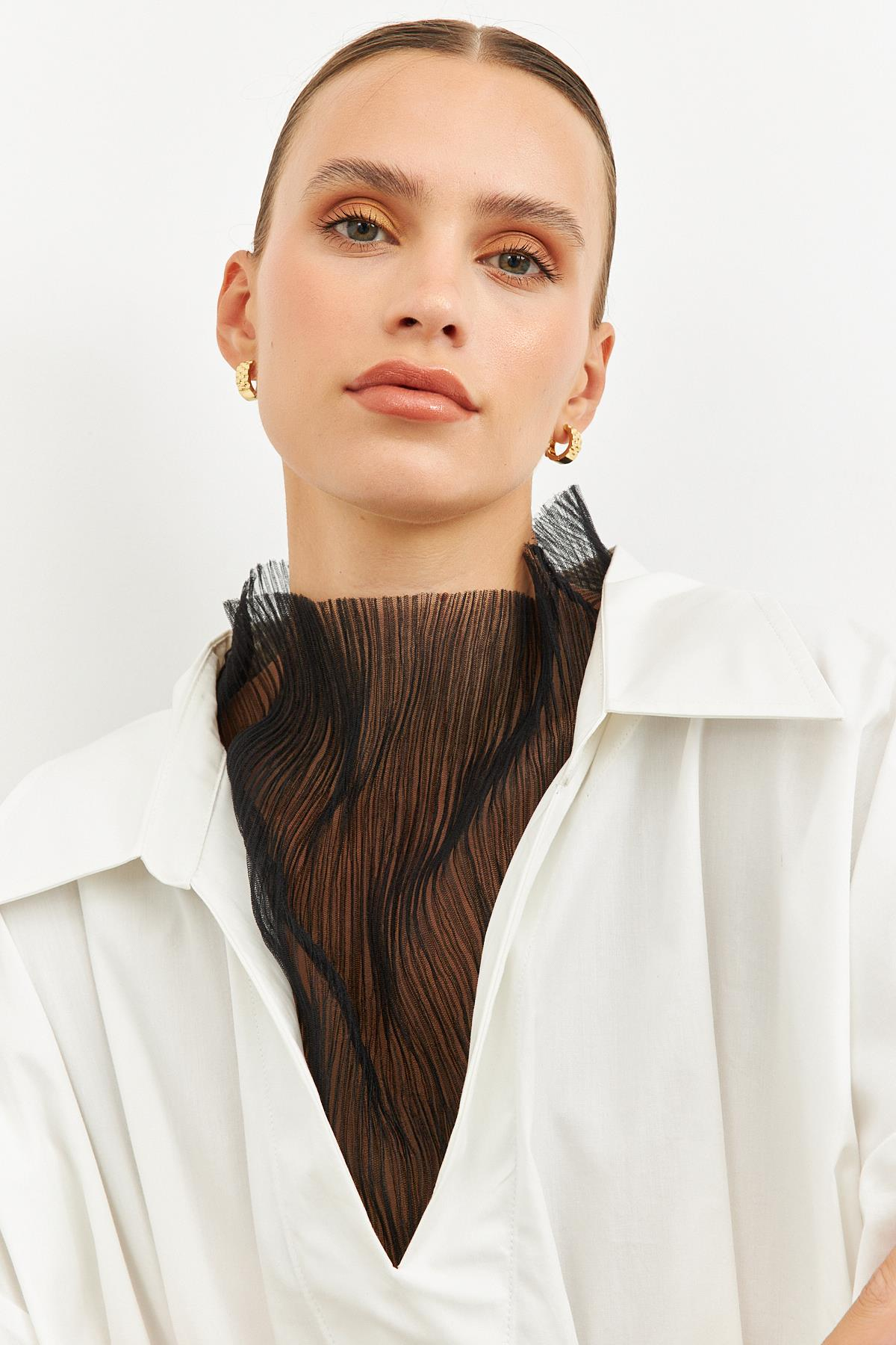 Ekru V Yaka Pileli Gömlek Detaylı Uzun Kollu Bluz Kadın Kategorisiz modelleri