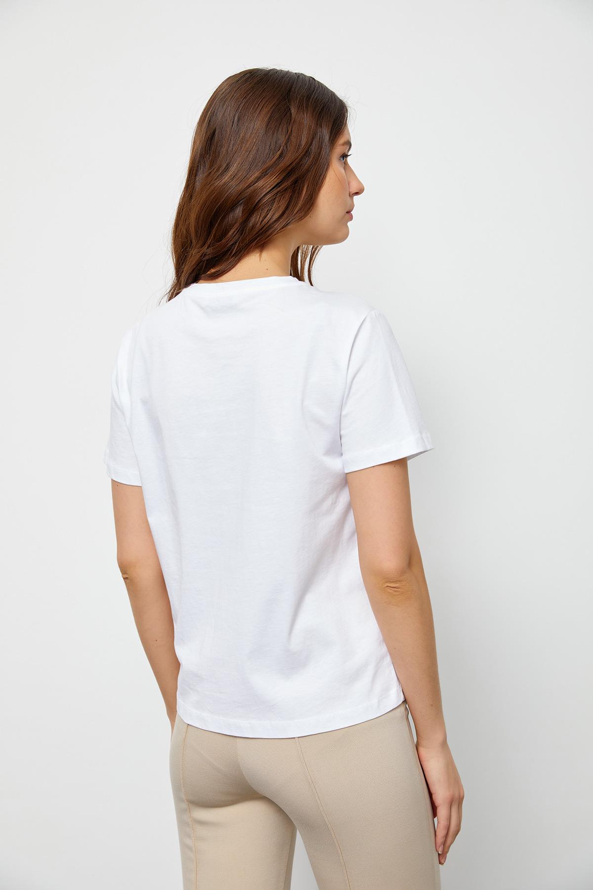 Ekru Yaka Kısa Kol Baskılı Pullu Pamuk T-Shirt Kadın T-Shirt modelleri