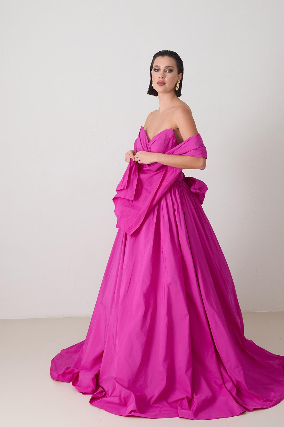 Fuşya Straplez Belden Kurdele Ve Boyundan Şal Detaylı Prenses Model Abiye Elbise Kadın Kategorisiz modelleri