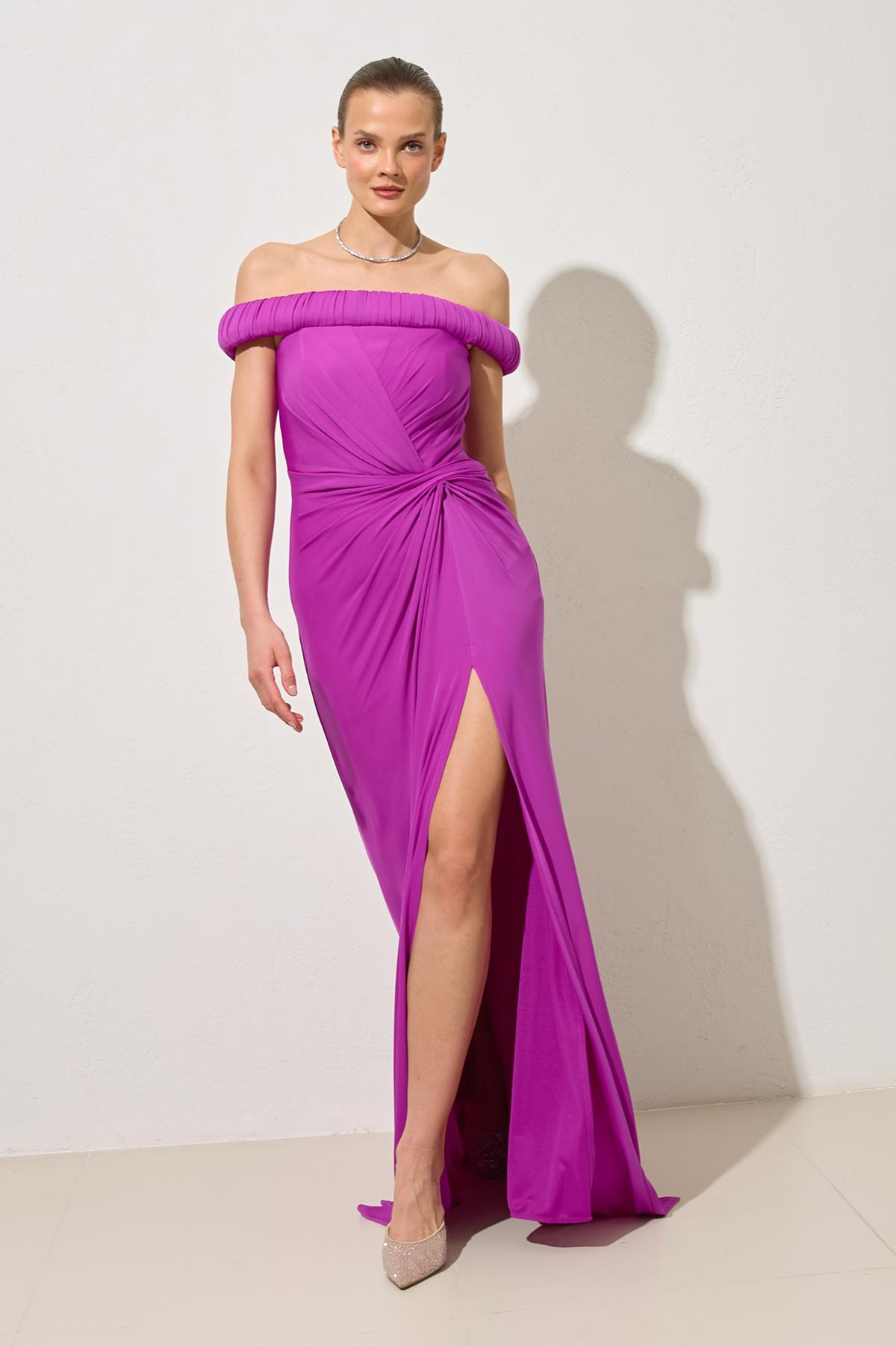 Fuşya Yaka Ve Bel Detaylı Tam Kalıp Uzun Abiye Elbise Kadın Abiye Elbise modelleri