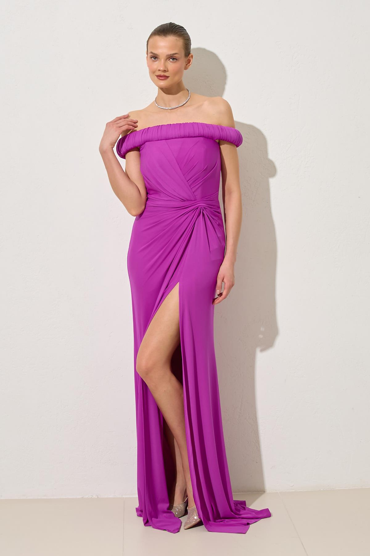 Fuşya Yaka Ve Bel Detaylı Tam Kalıp Uzun Abiye Elbise Kadın Abiye Elbise modelleri