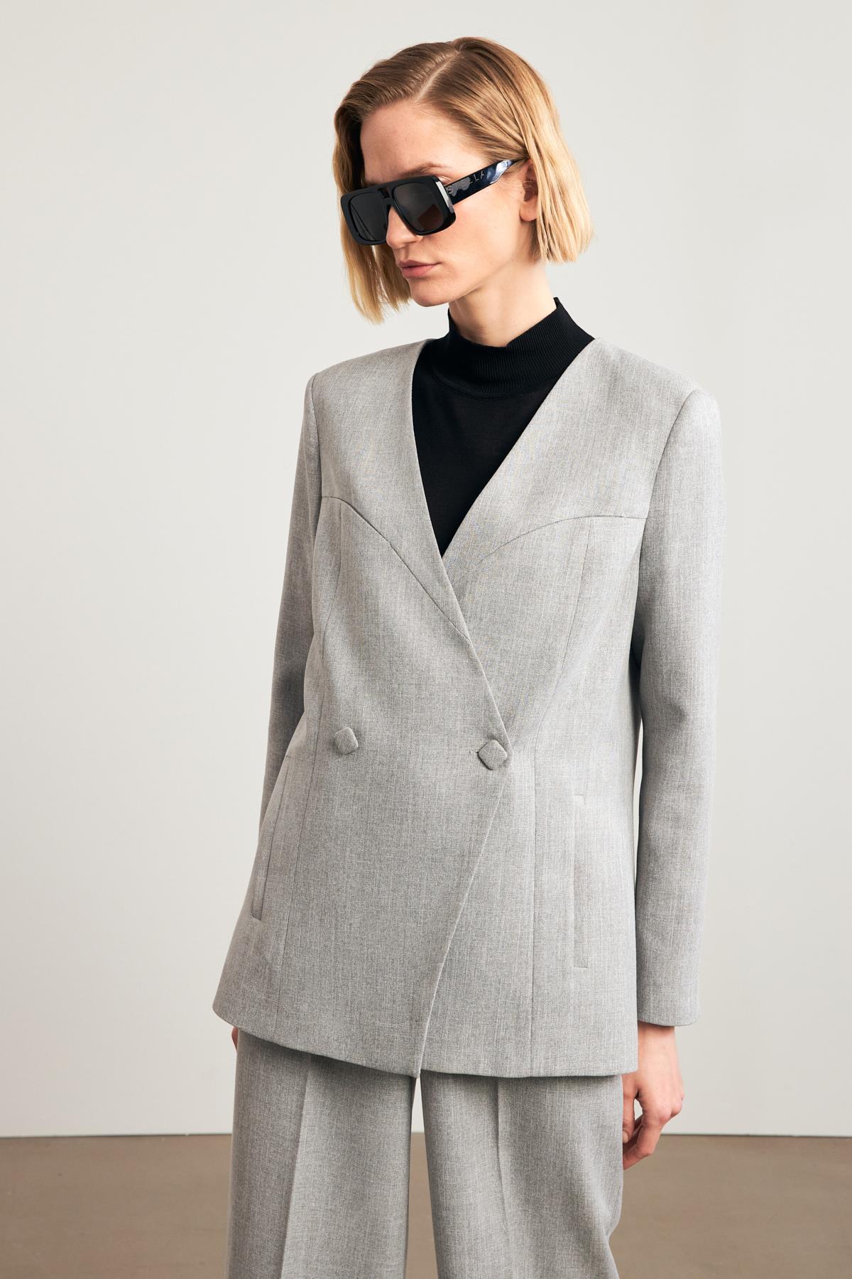 Gri Asimetrik Kapama Detaylı Yakasız Ceket Kadın Ceket modelleri