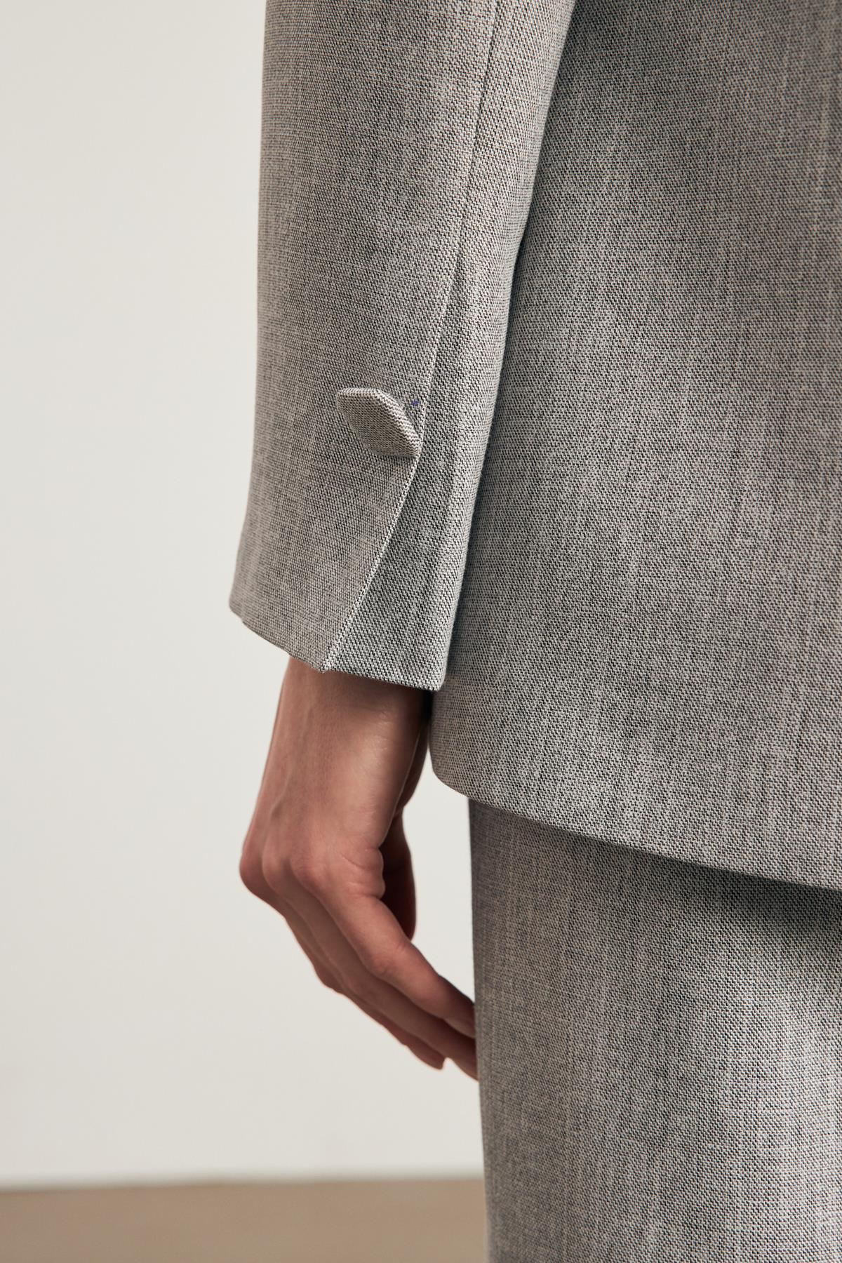 Gri Asimetrik Kapama Detaylı Yakasız Ceket Kadın Ceket modelleri