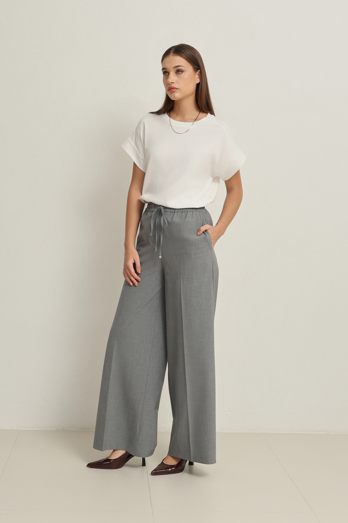 Gri Belden Lastikli Rahat Kesim Geniş Paça  Pantolon Kadın Pantolon modelleri