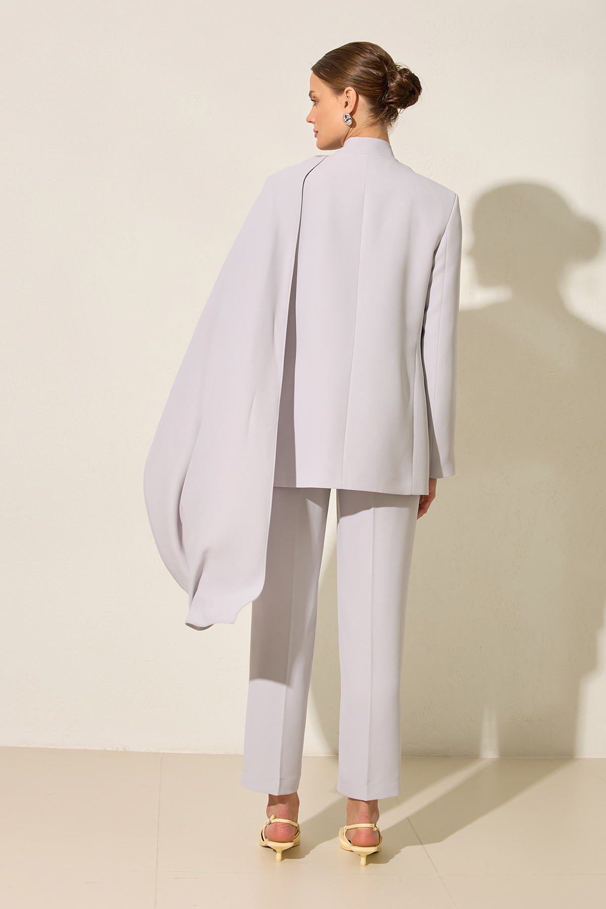 Gri Şal Ve Tek Düğme Detaylı Ceket Kadın Kategorisiz modelleri