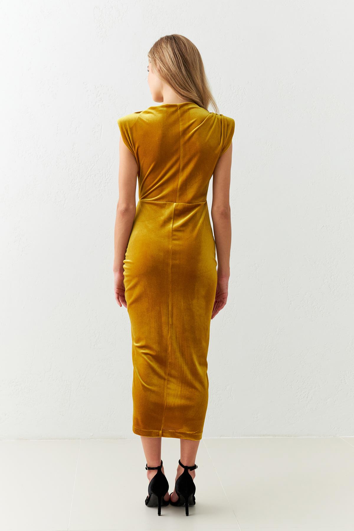 Hardal Balıkçı Yaka Drapeli Tam Kalıp Yırtmaçlı Elbise Kadın Kategorisiz modelleri