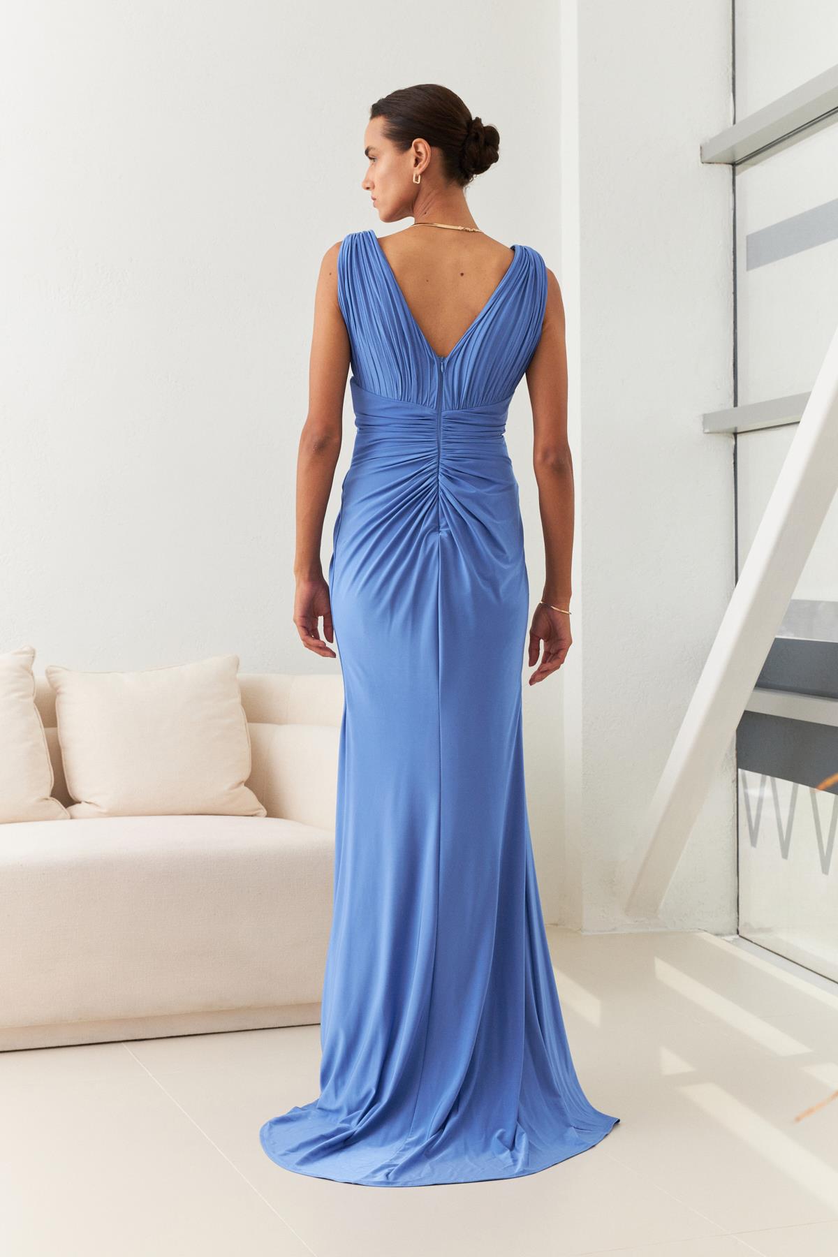 İndigo Belden Çapraz Ve Göğüs Detaylı Yırtmaçlı Midi Boy Abiye Elbise Kadın Kategorisiz modelleri