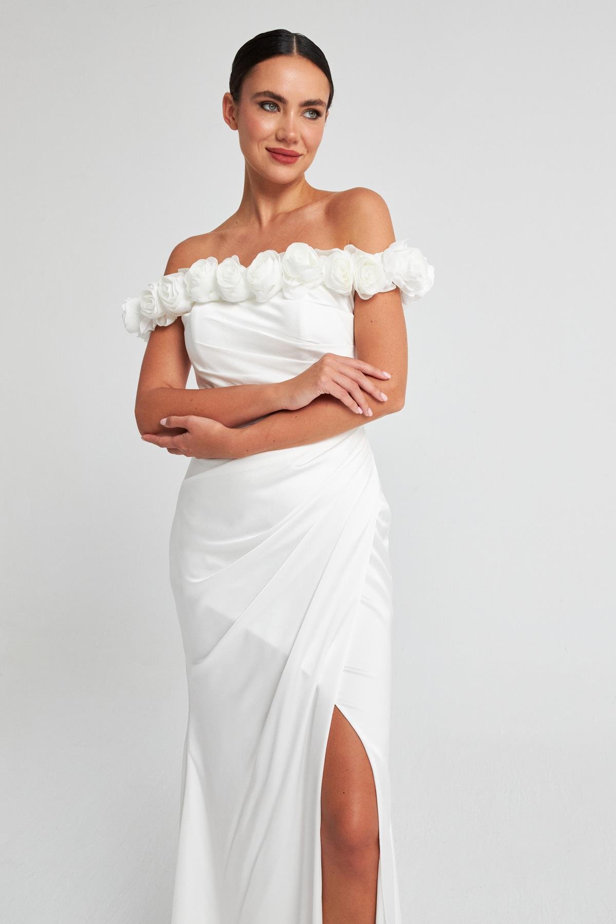 Kemik  Omuz Çiçek Detaylı Yırtmaçlı Abiye Elbise Kadın Kategorisiz modelleri