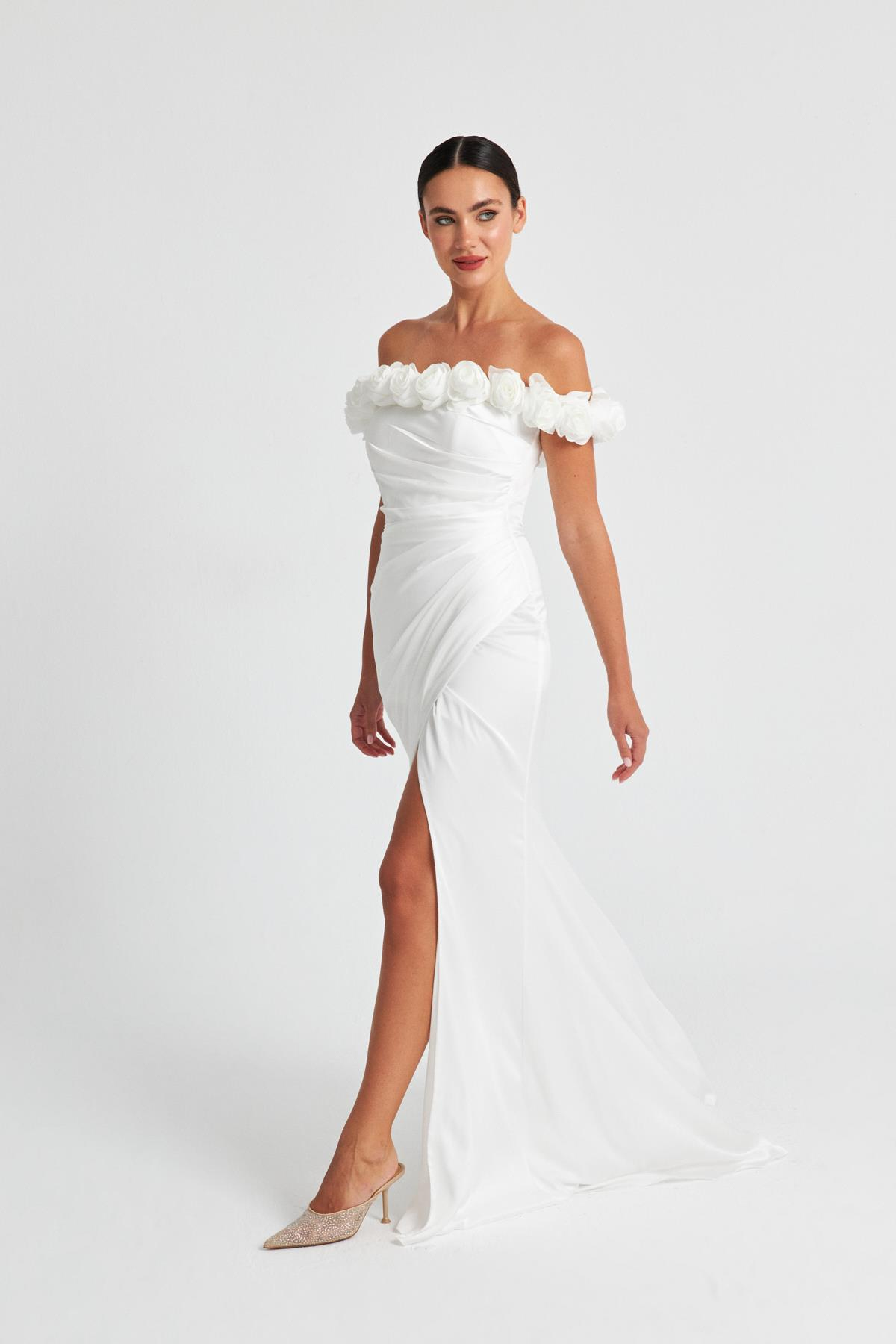 Kemik  Omuz Çiçek Detaylı Yırtmaçlı Abiye Elbise Kadın Kategorisiz modelleri