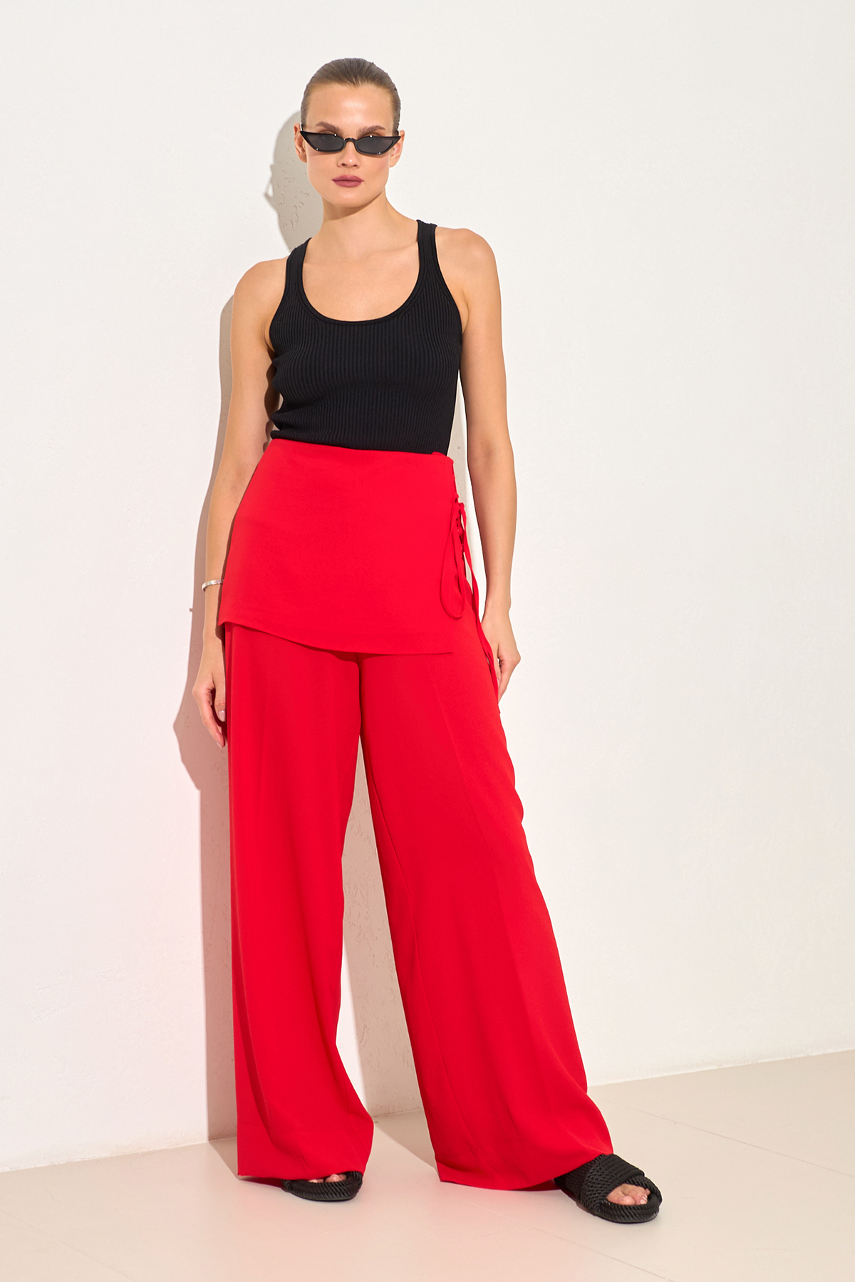 Kırmızı Bel Detaylı Rahat Kesim Pantolon Kadın Pantolon modelleri