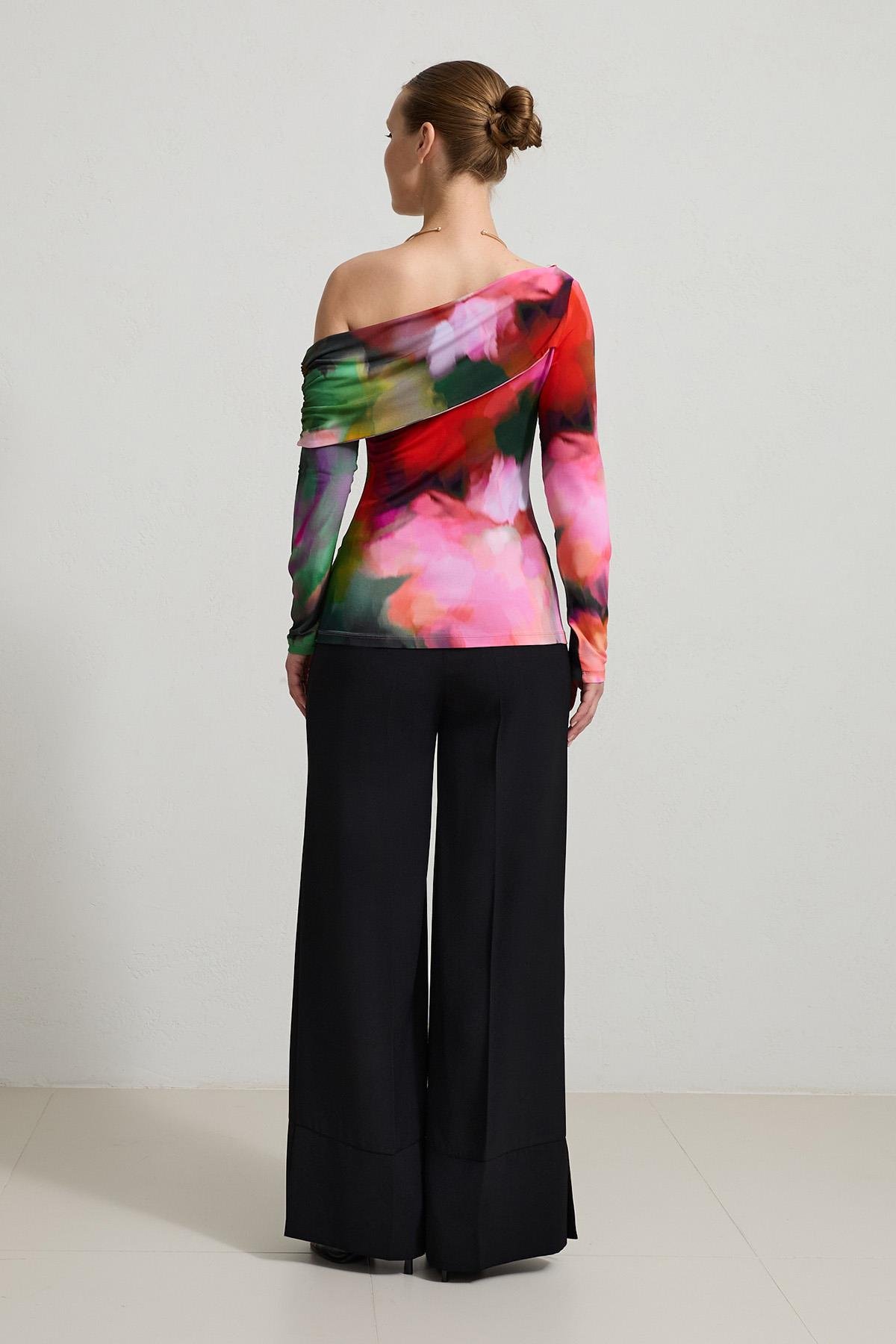 Kırmızı Yaka Ve Bel Detaylı Desenli Bluz Kadın Bluz modelleri