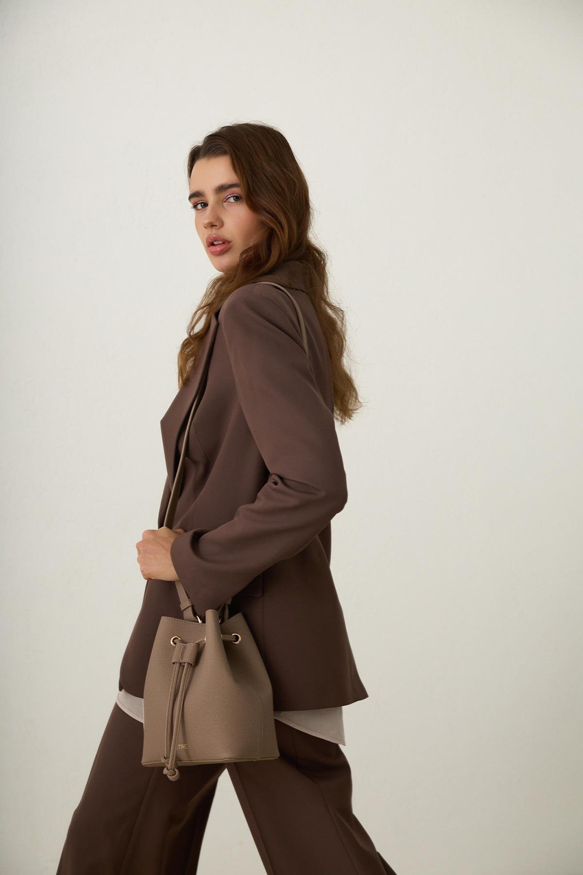 Koyu Bej Büzgü Detaylı Omuz Çantası Kadın Çanta modelleri