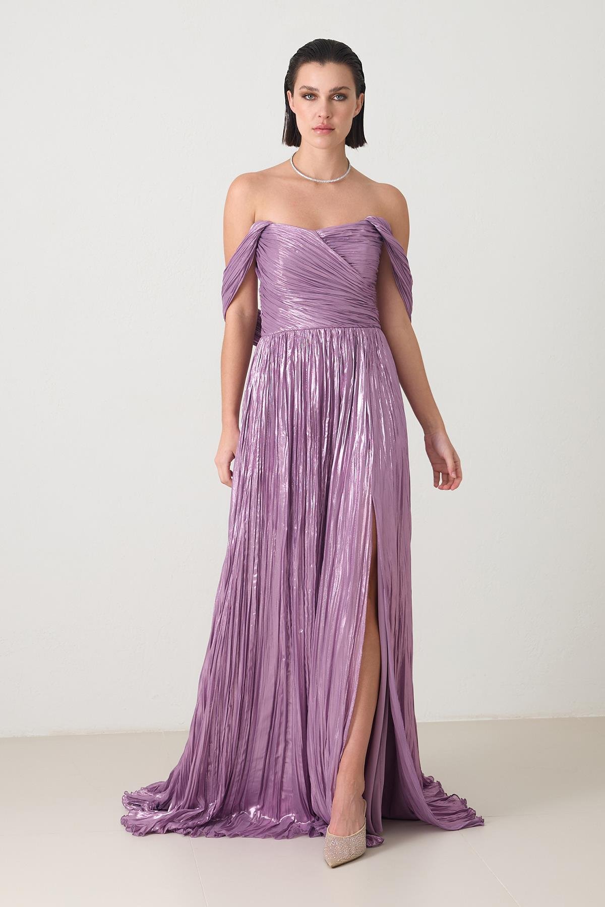 Koyu Lila Omuz Detaylı Belden Oturtmalı Yırtmaçlı Dükümlü Abiye Elbise Kadın Kategorisiz modelleri