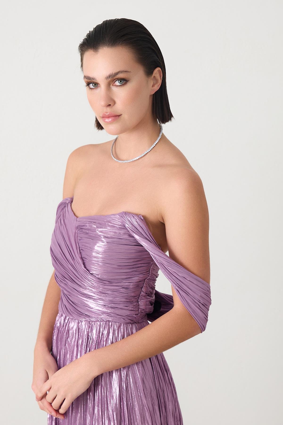 Koyu Lila Omuz Detaylı Belden Oturtmalı Yırtmaçlı Dükümlü Abiye Elbise Kadın Kategorisiz modelleri