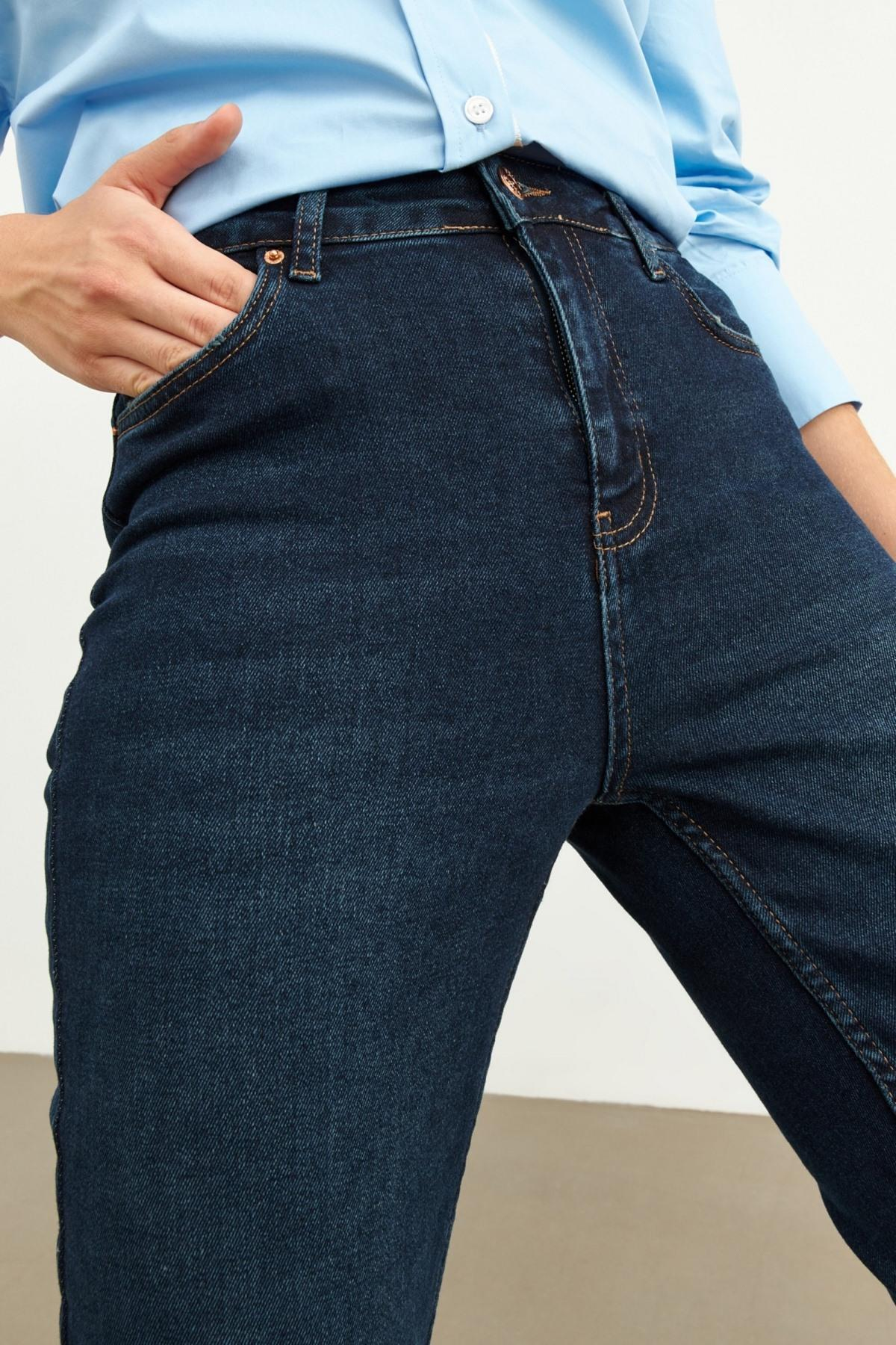 Koyu Mavi Normal Bel Jeans Kadın Jean modelleri
