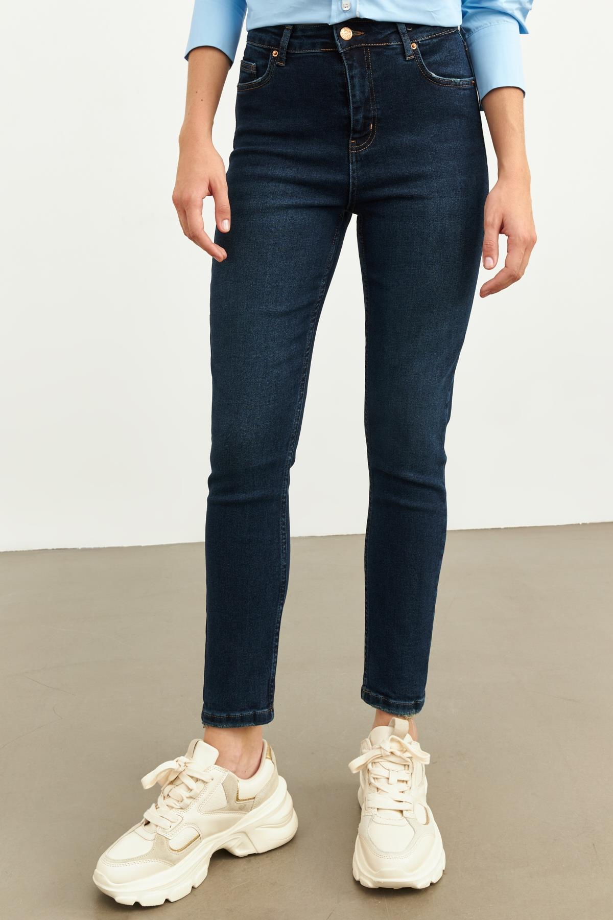 Koyu Mavi Normal Bel Jeans Kadın Jean modelleri