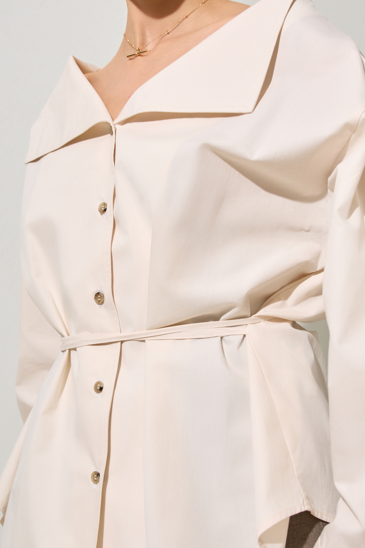 Krem %100 Pamuklu Yaka Detaylı Gömlek Kadın Gömlek modelleri