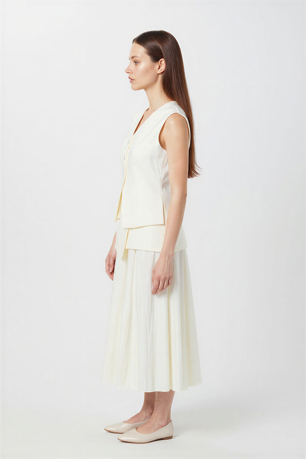 Krem Düğme Detaylı Yelek Ve Pile Detaylı Midi Boy Etekli Takım Kadın Takım Elbise modelleri