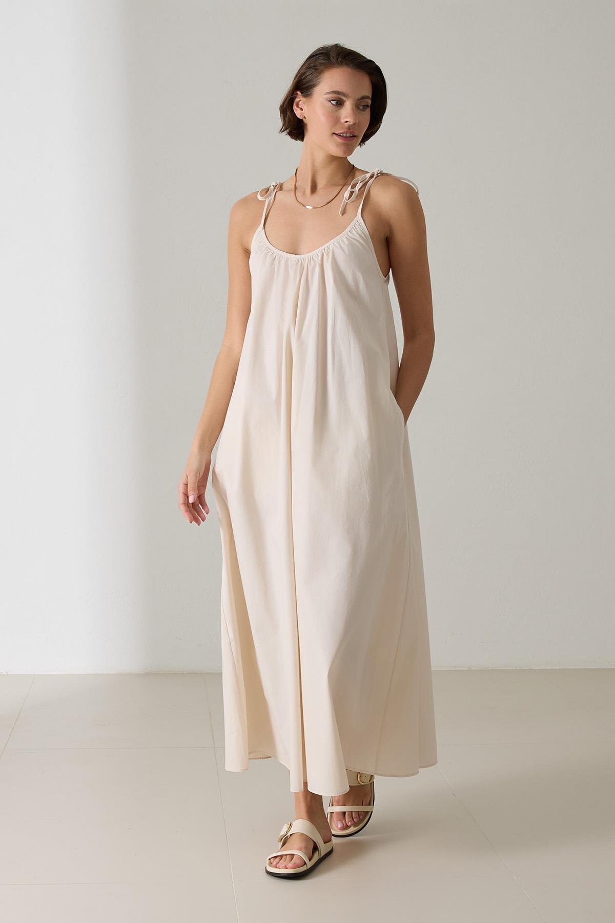 Krem Omuz Detaylı Pamuklu Rahat Kalıp Elbise Kadın Kategorisiz modelleri