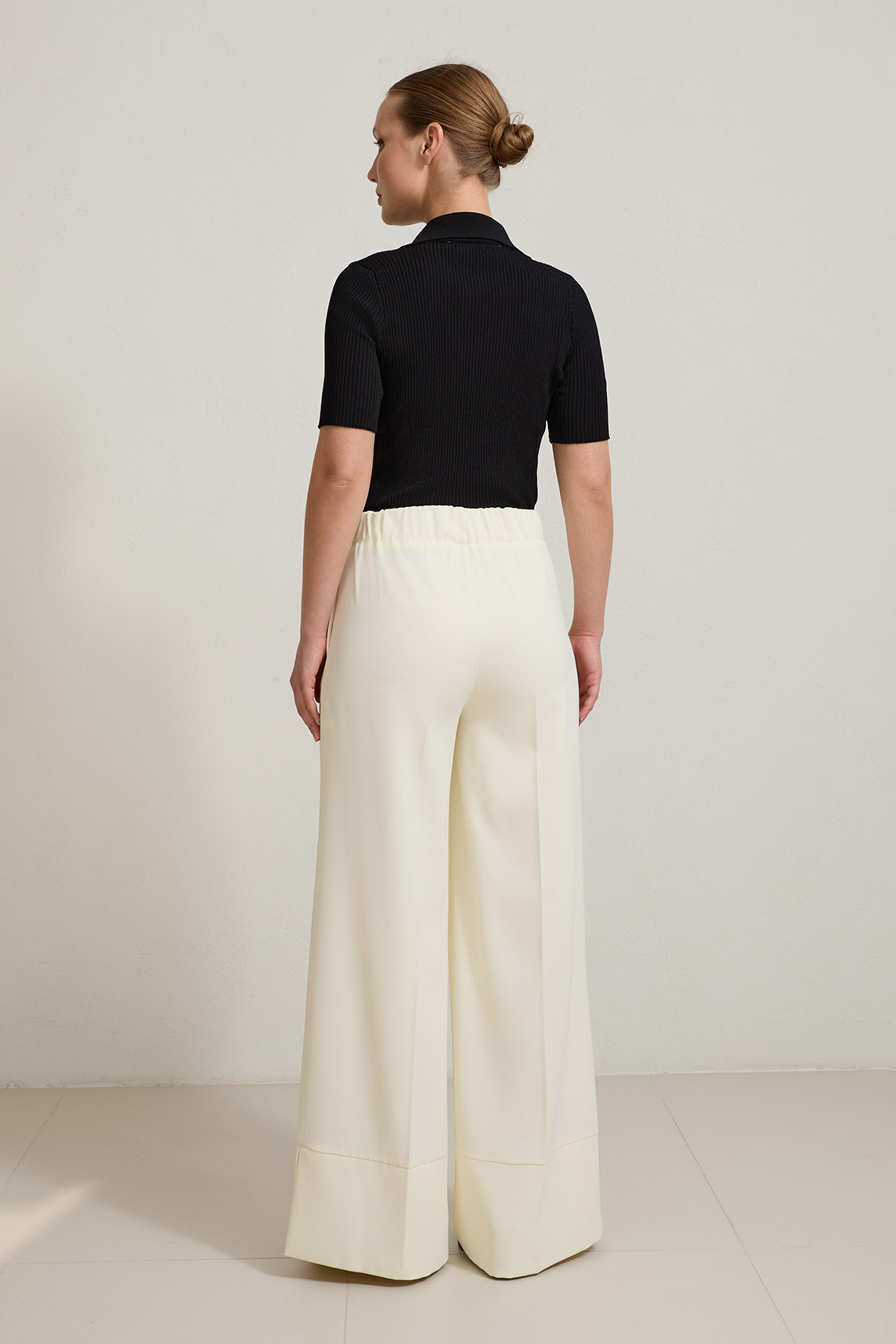 Krem Rahat Kesim Geniş Paça Pantolon Kadın Pantolon modelleri