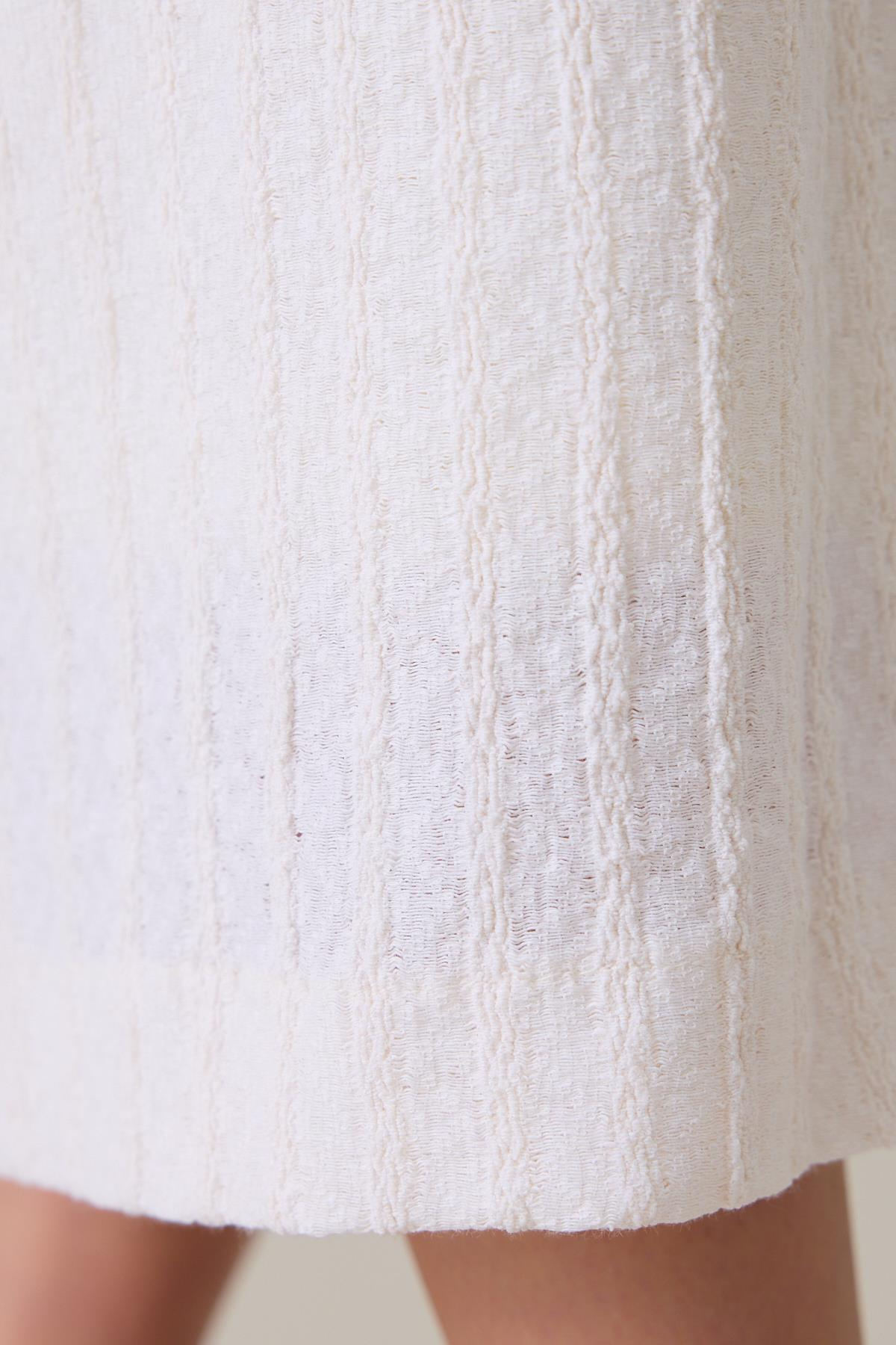 Krem Rahat Kesim Tam Kalıp Midi Boy Etek Kadın Kategorisiz modelleri