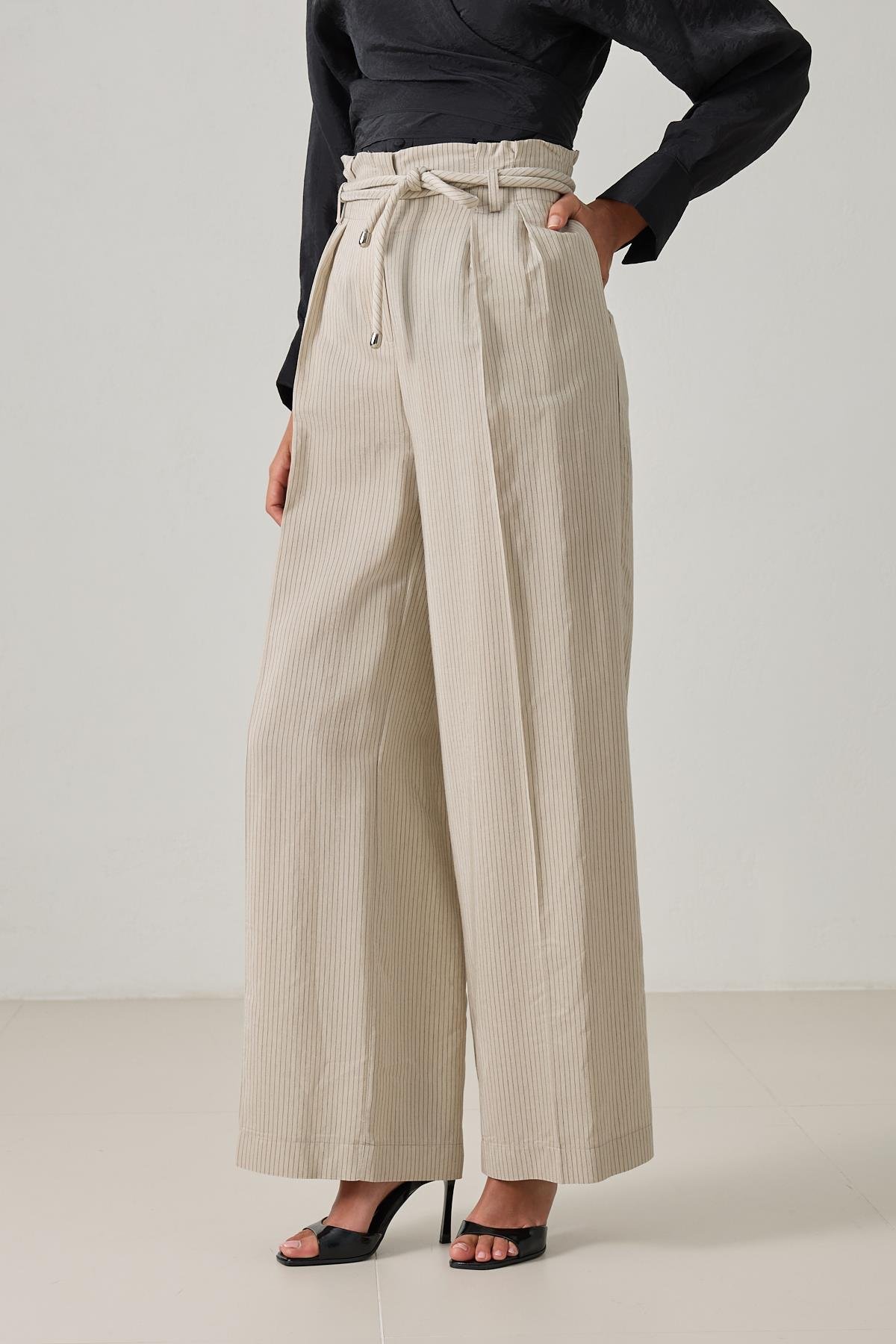 Krem-Siyah Bağlama Detaylı Rahat Kesim Pantolon Kadın Pantolon modelleri