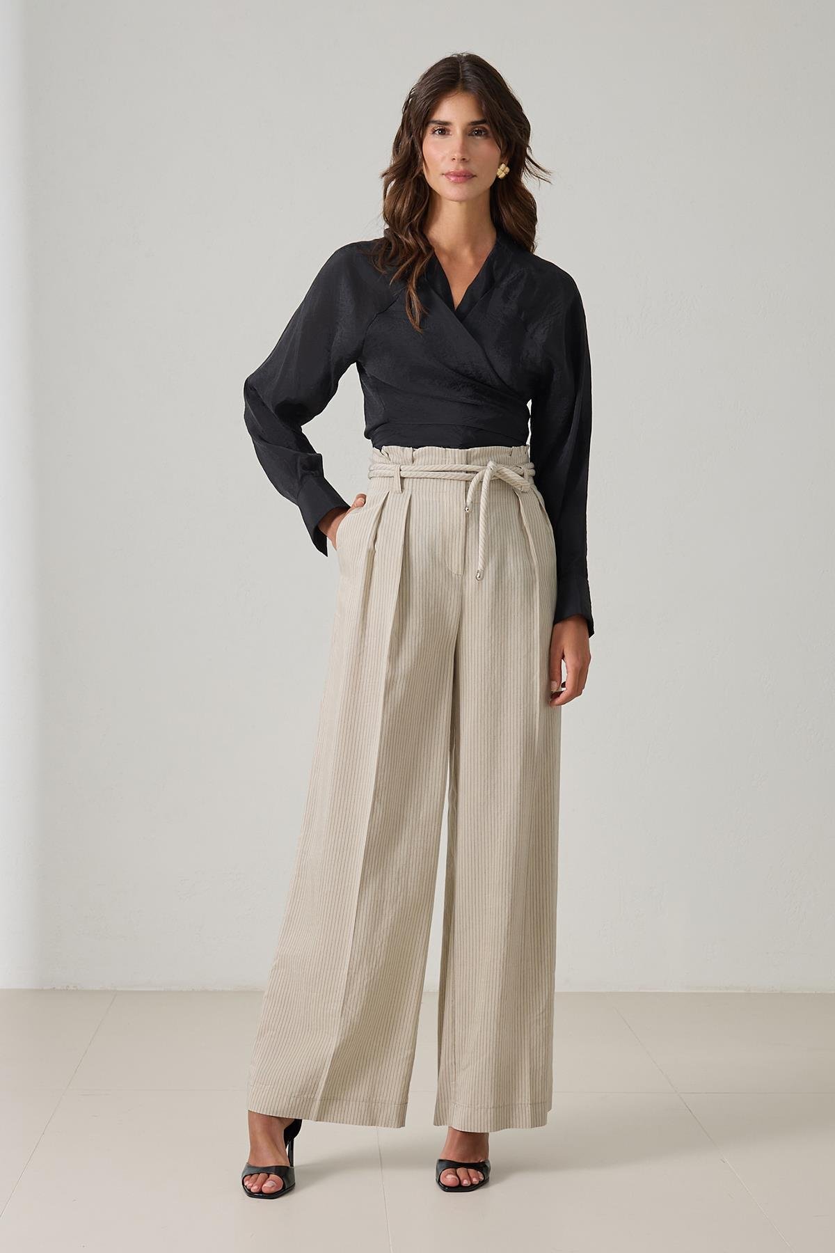 Krem-Siyah Bağlama Detaylı Rahat Kesim Pantolon Kadın Pantolon modelleri