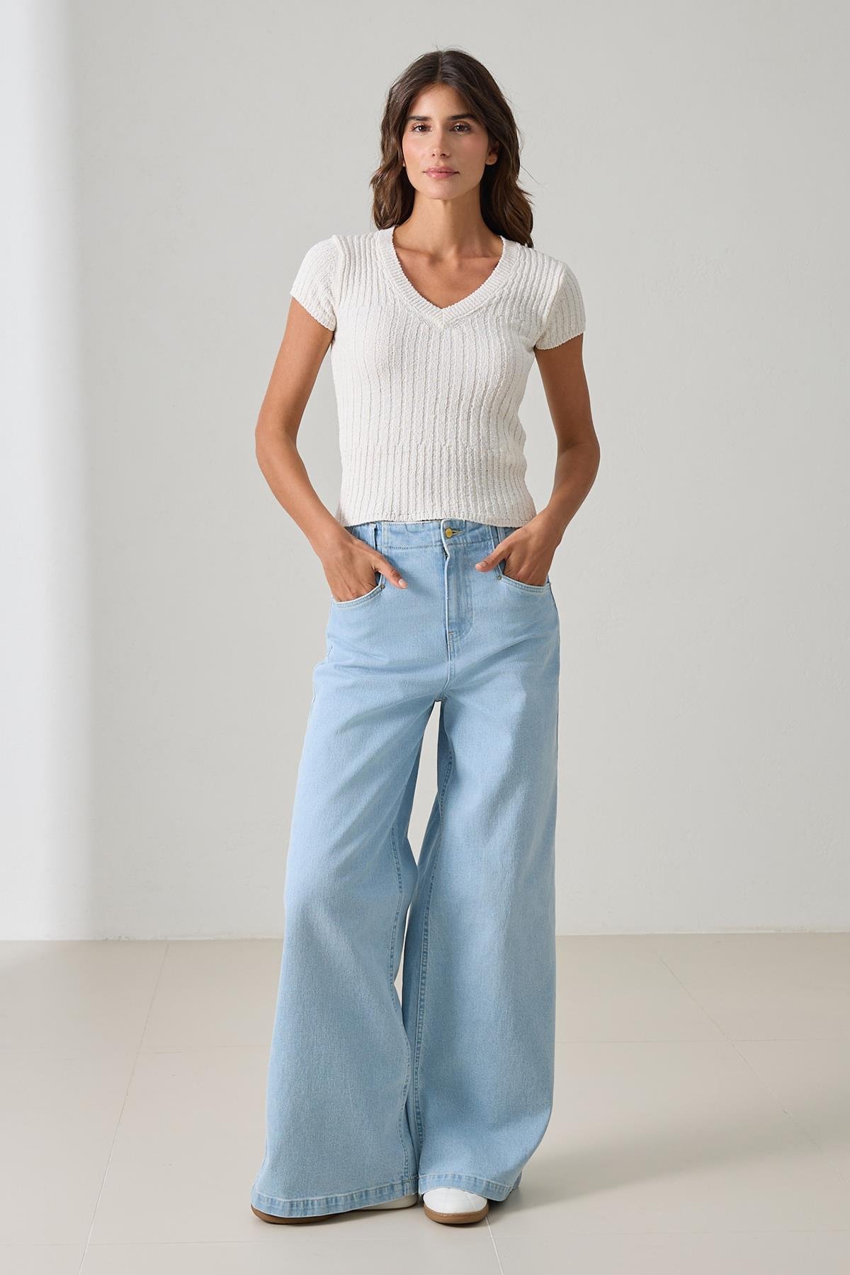 Krem V Yaka Kısa Kollu Triko Bluz Kadın Kategorisiz modelleri