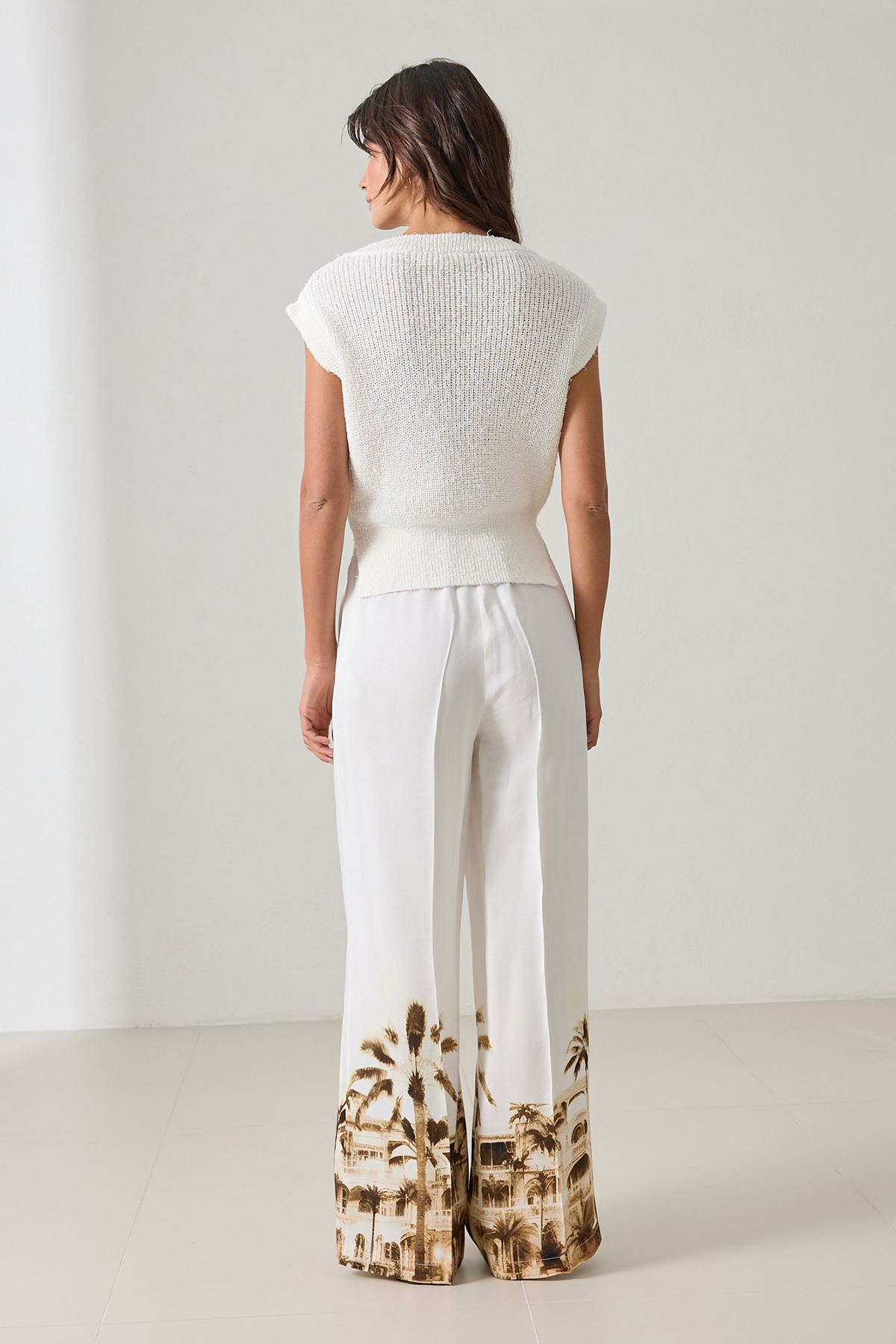 Krem V Yaka Nakış Detaylı Kolsuz Triko Kadın Triko modelleri