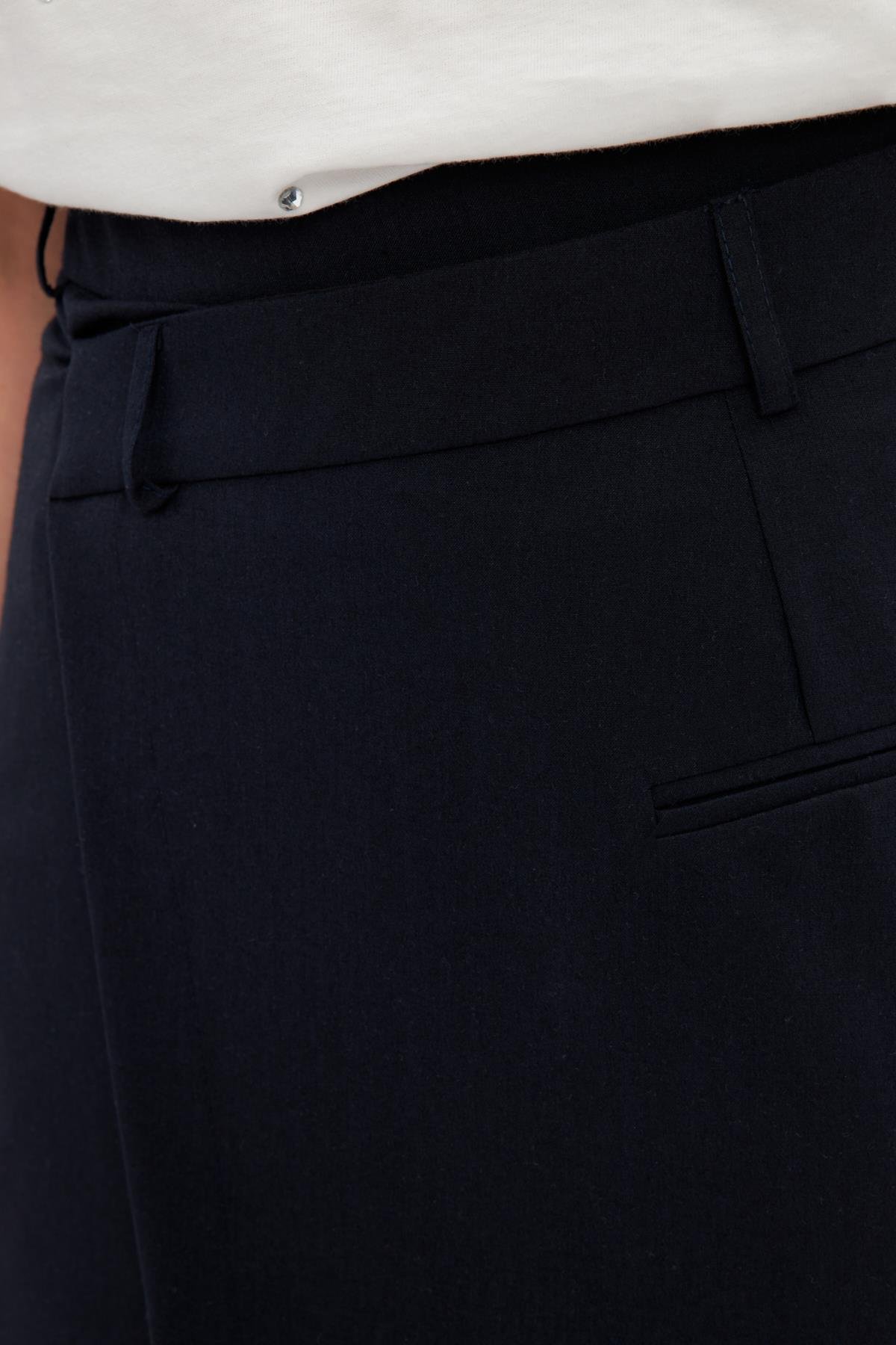 Lacivert Belden Asimetrik Kapama Detaylı Midi Boy Etek Kadın Etek modelleri