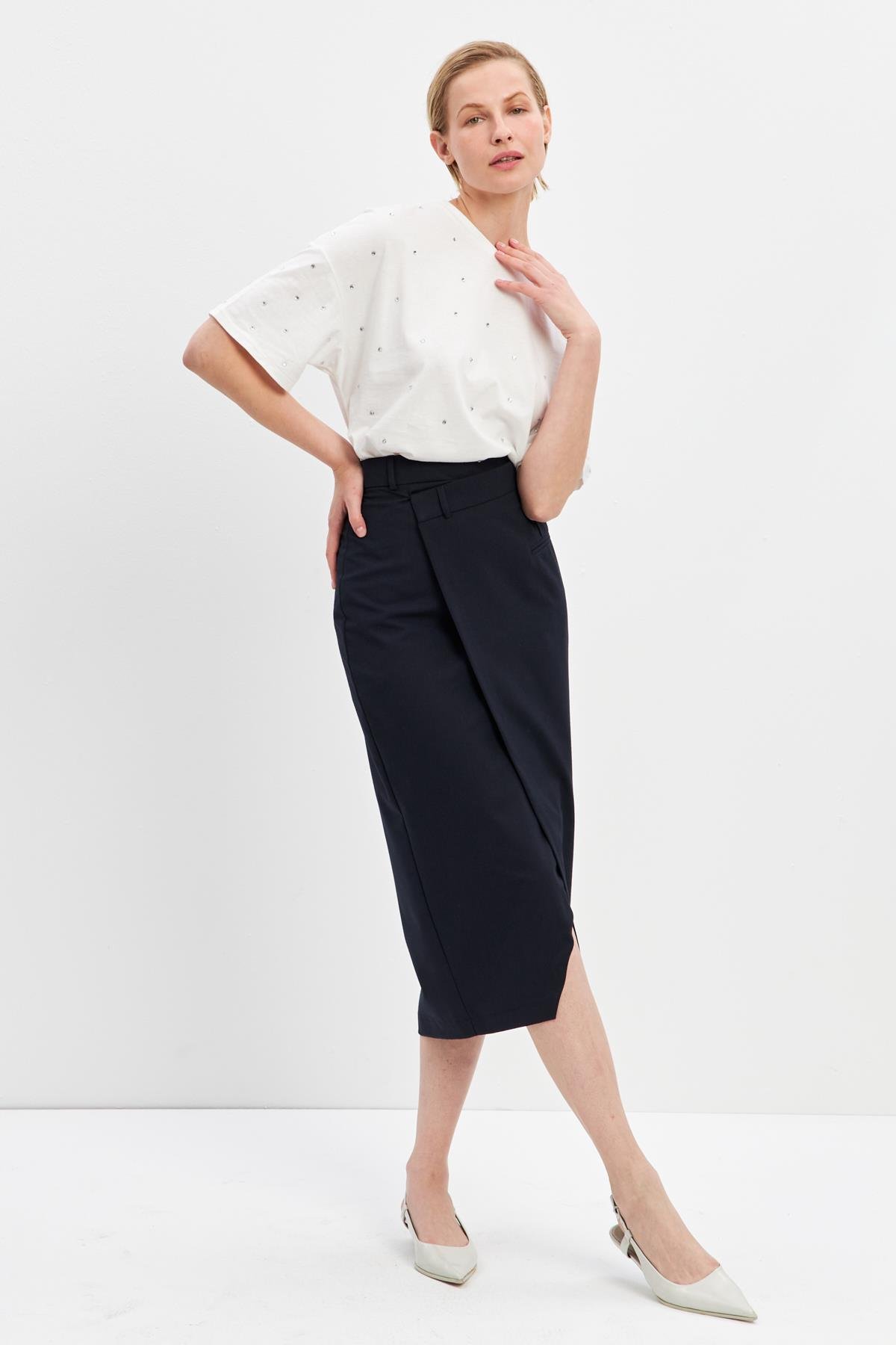 Lacivert Belden Asimetrik Kapama Detaylı Midi Boy Etek Kadın Etek modelleri