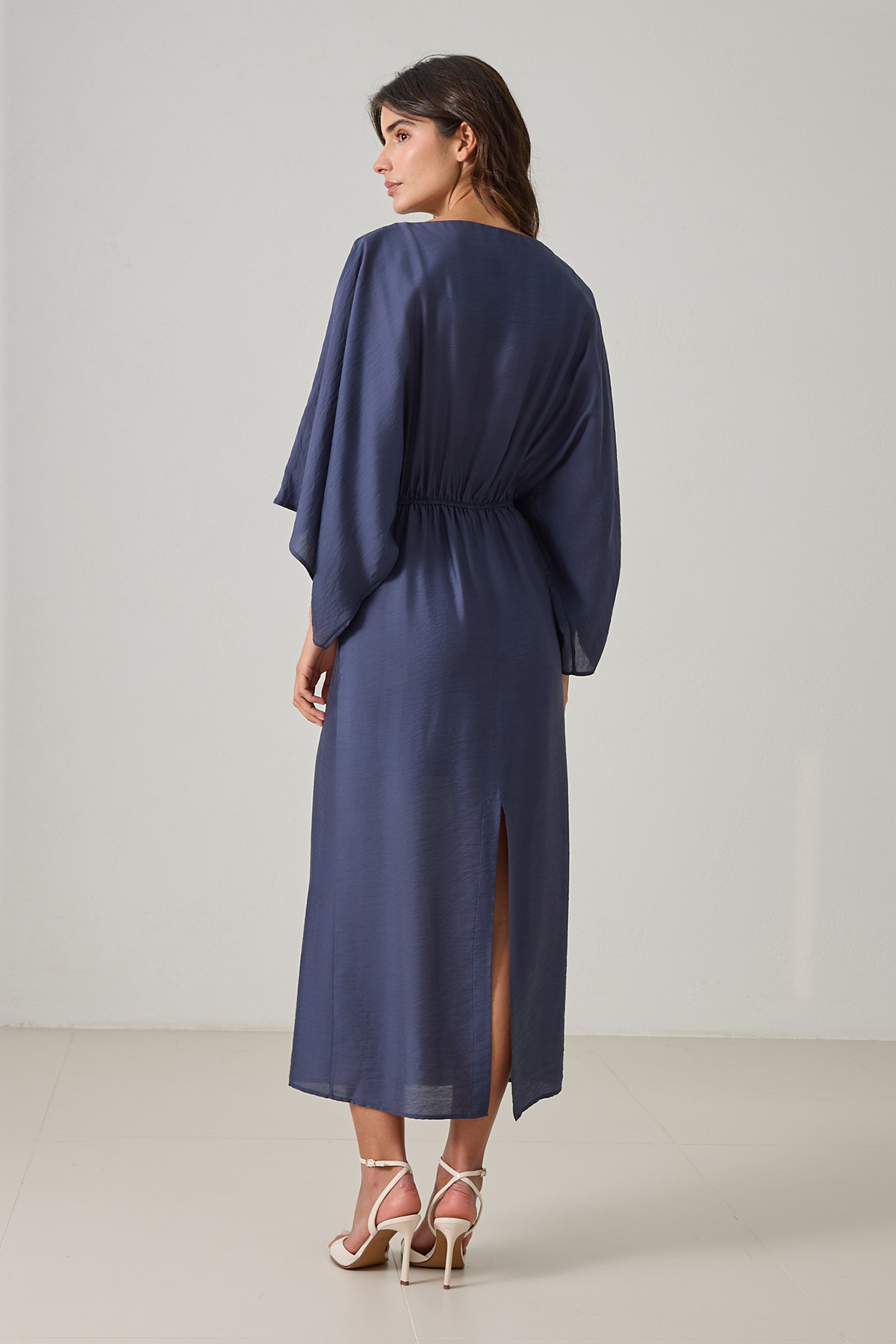 Lacivert Dar Kalıp Omuzdan Taş Detaylı Beldenbağlamalı Midi Boy Uzun Kollu Elbise Kadın Günlük Elbise modelleri