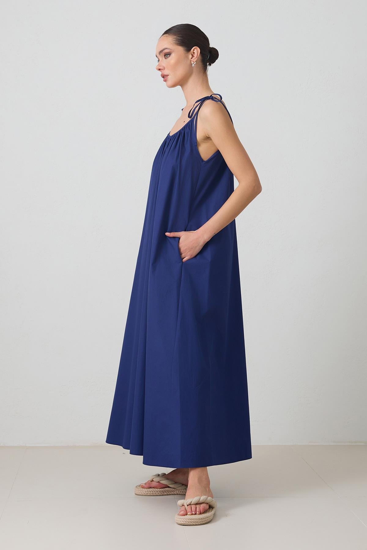 Lacivert Omuz Detaylı Pamuklu Rahat Kalıp Elbise Kadın Kategorisiz modelleri