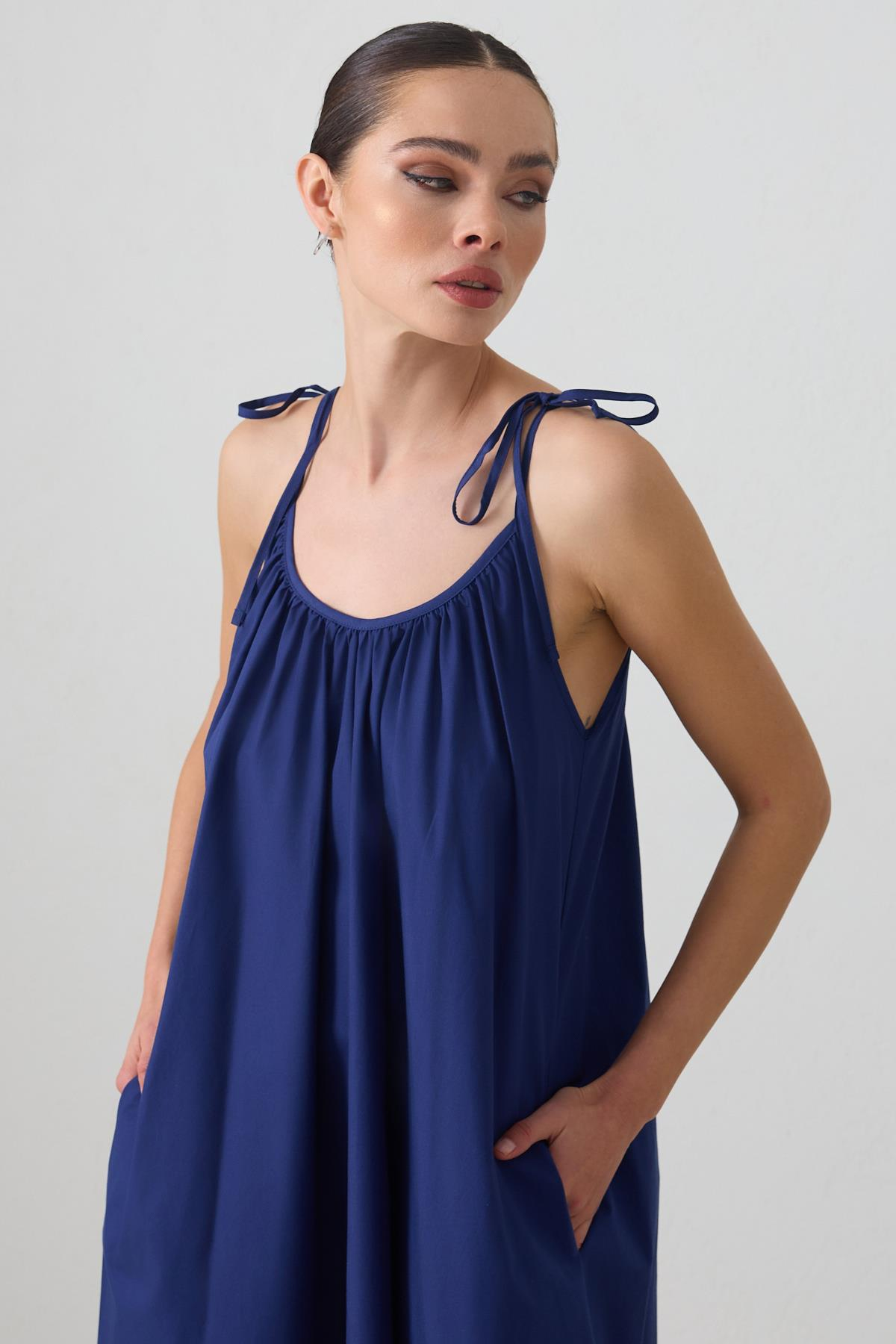 Lacivert Omuz Detaylı Pamuklu Rahat Kalıp Elbise Kadın Kategorisiz modelleri