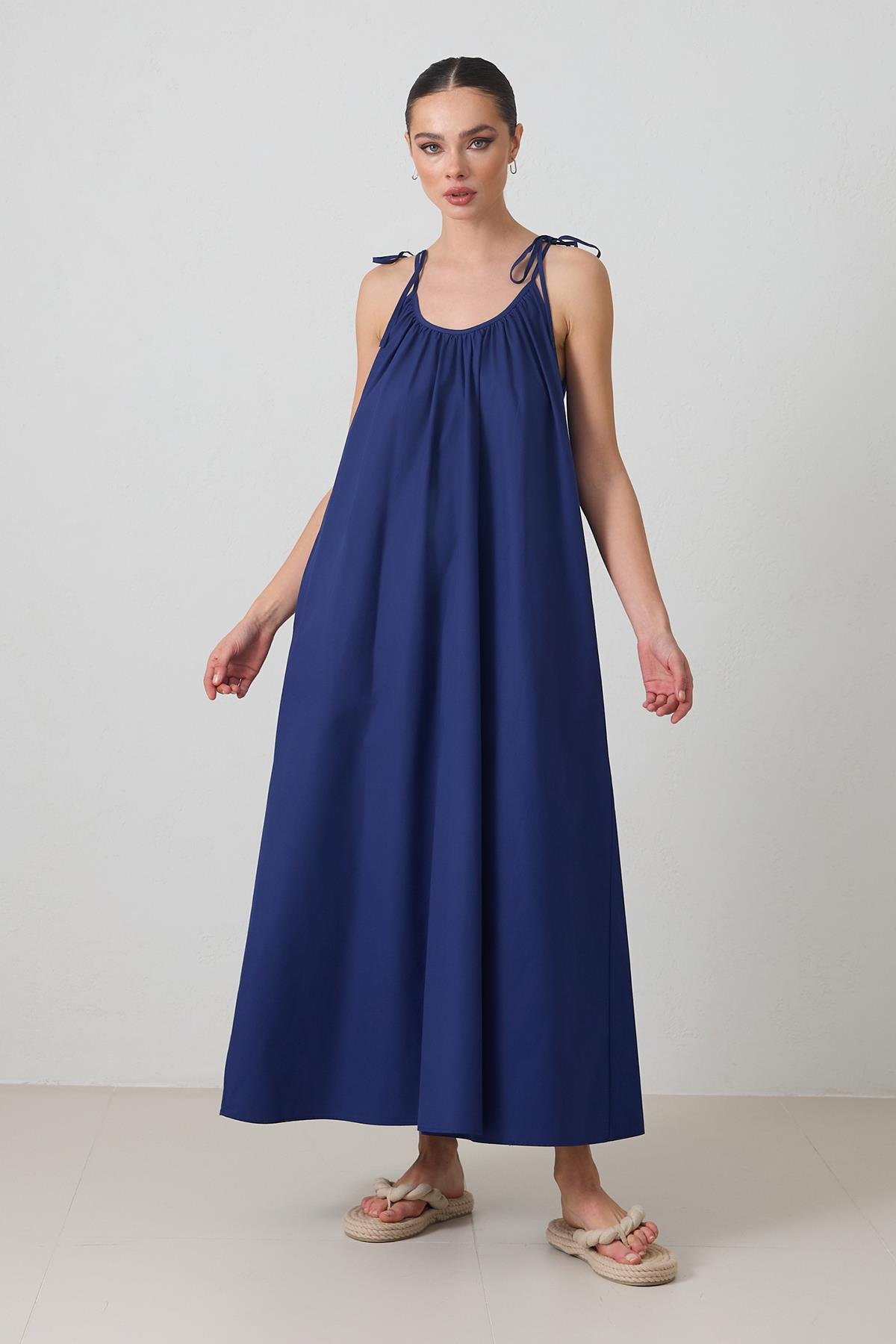 Lacivert Omuz Detaylı Pamuklu Rahat Kalıp Elbise Kadın Kategorisiz modelleri