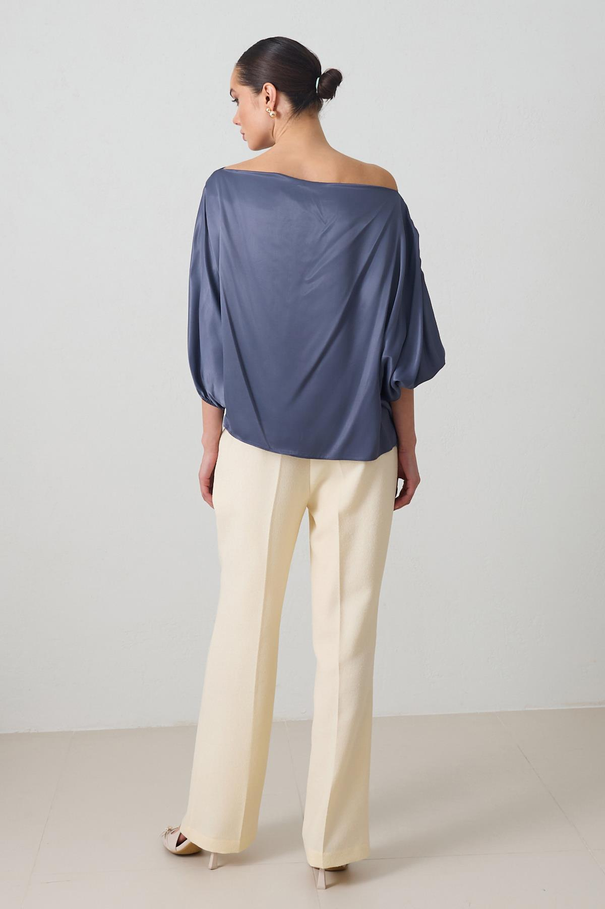 Lacivert Omuz Ve Kol Detaylı Rahat Kesim Şık Bluz Kadın Bluz modelleri