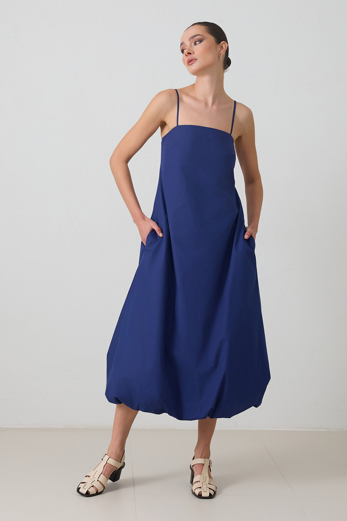 Lacivert Pamuklu İp Askılı Rahat Kesim Balon Elbise Kadın Günlük Elbise modelleri