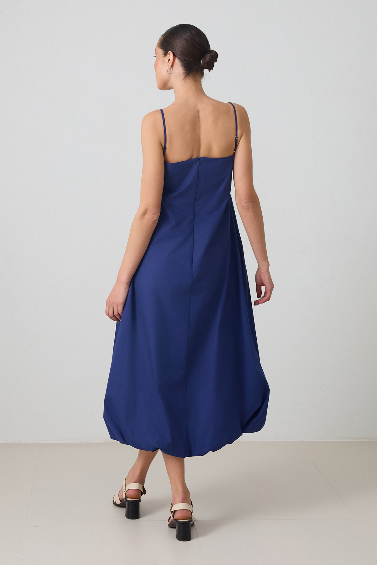 Lacivert Pamuklu İp Askılı Rahat Kesim Balon Elbise Kadın Günlük Elbise modelleri