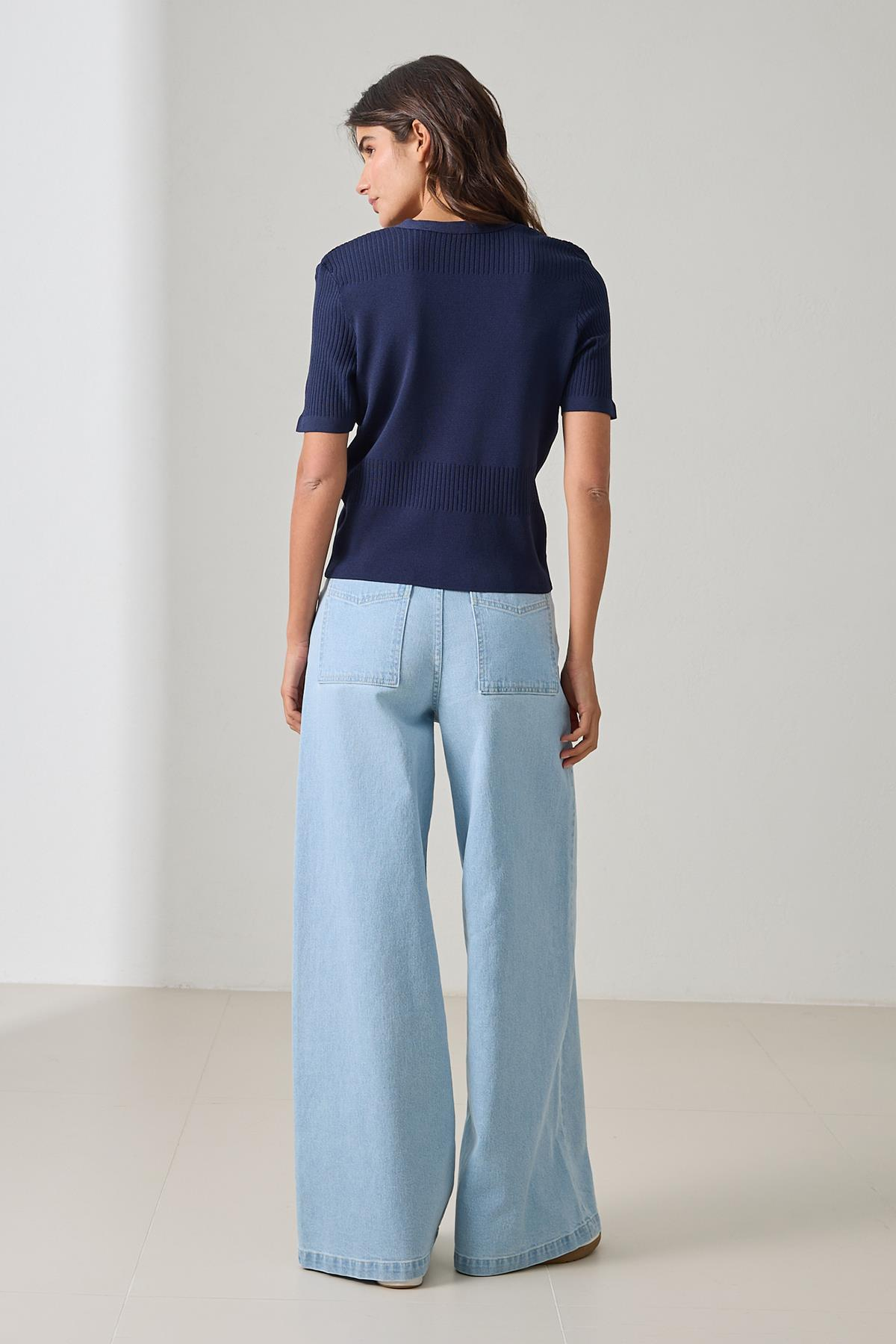 Lacivert V Yaka Kısa Kollu Triko Bluz Kadın Kategorisiz modelleri